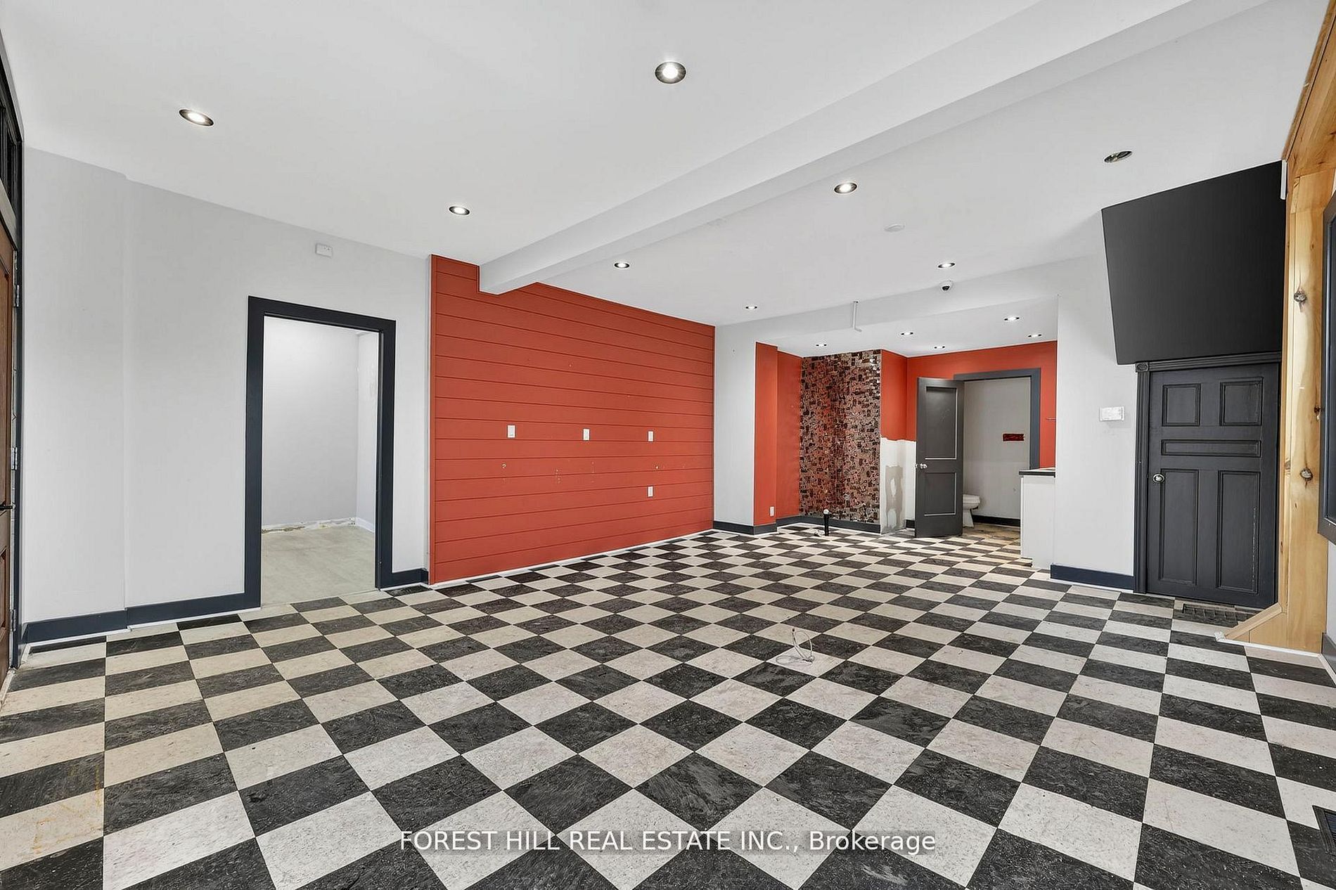 89 Toronto Street, Barrie, ON L4N 1V1 photo 3