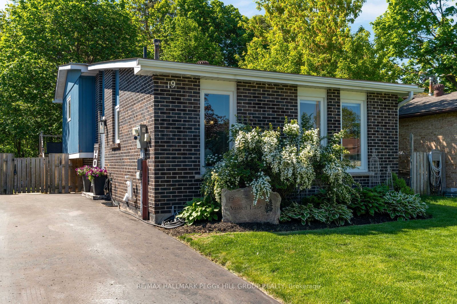 19 Austen Lane, Barrie, ON L4N 4V4