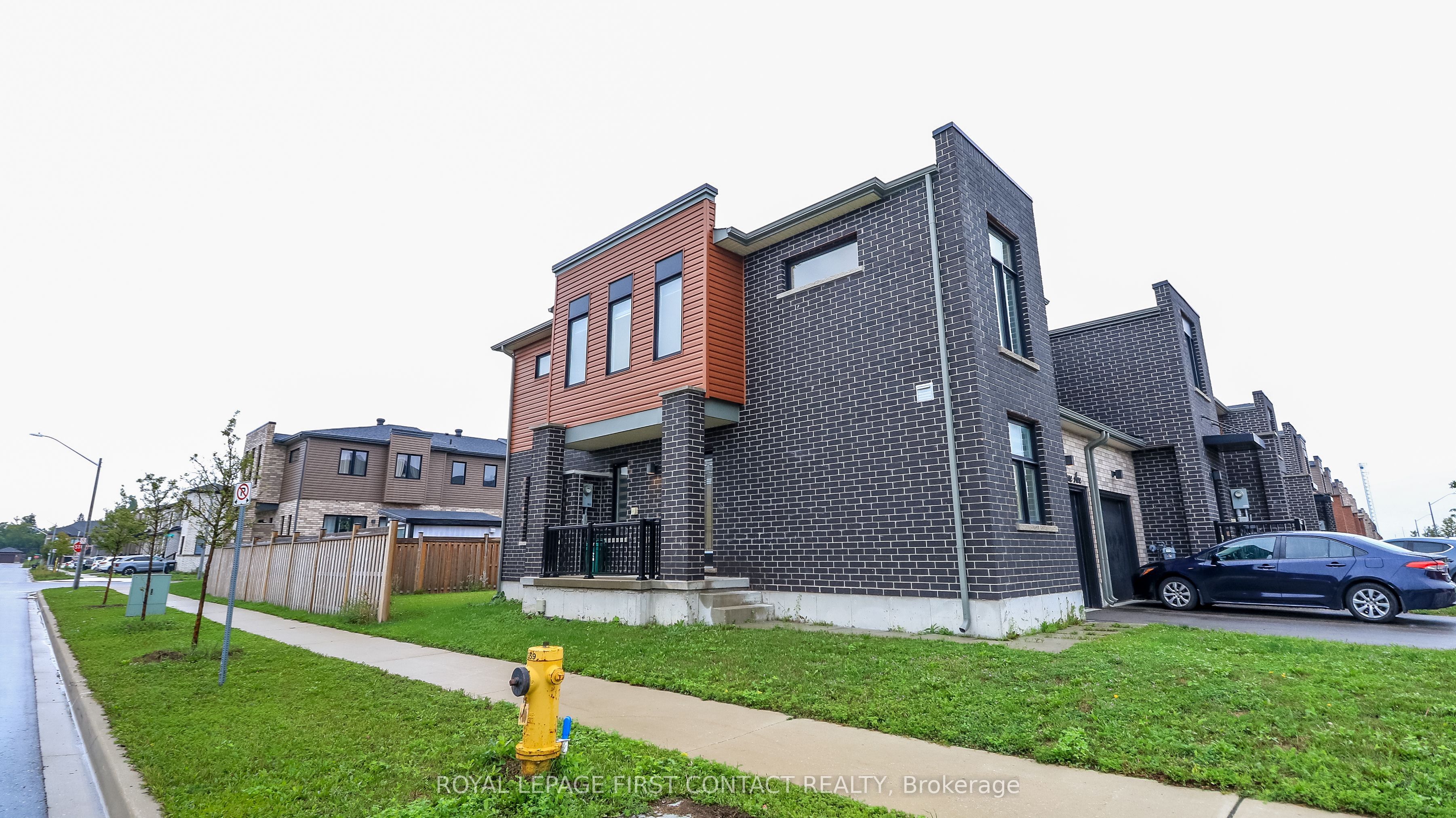 92 Fairlane Avenue, Barrie, ON L9J 0M9 photo 2