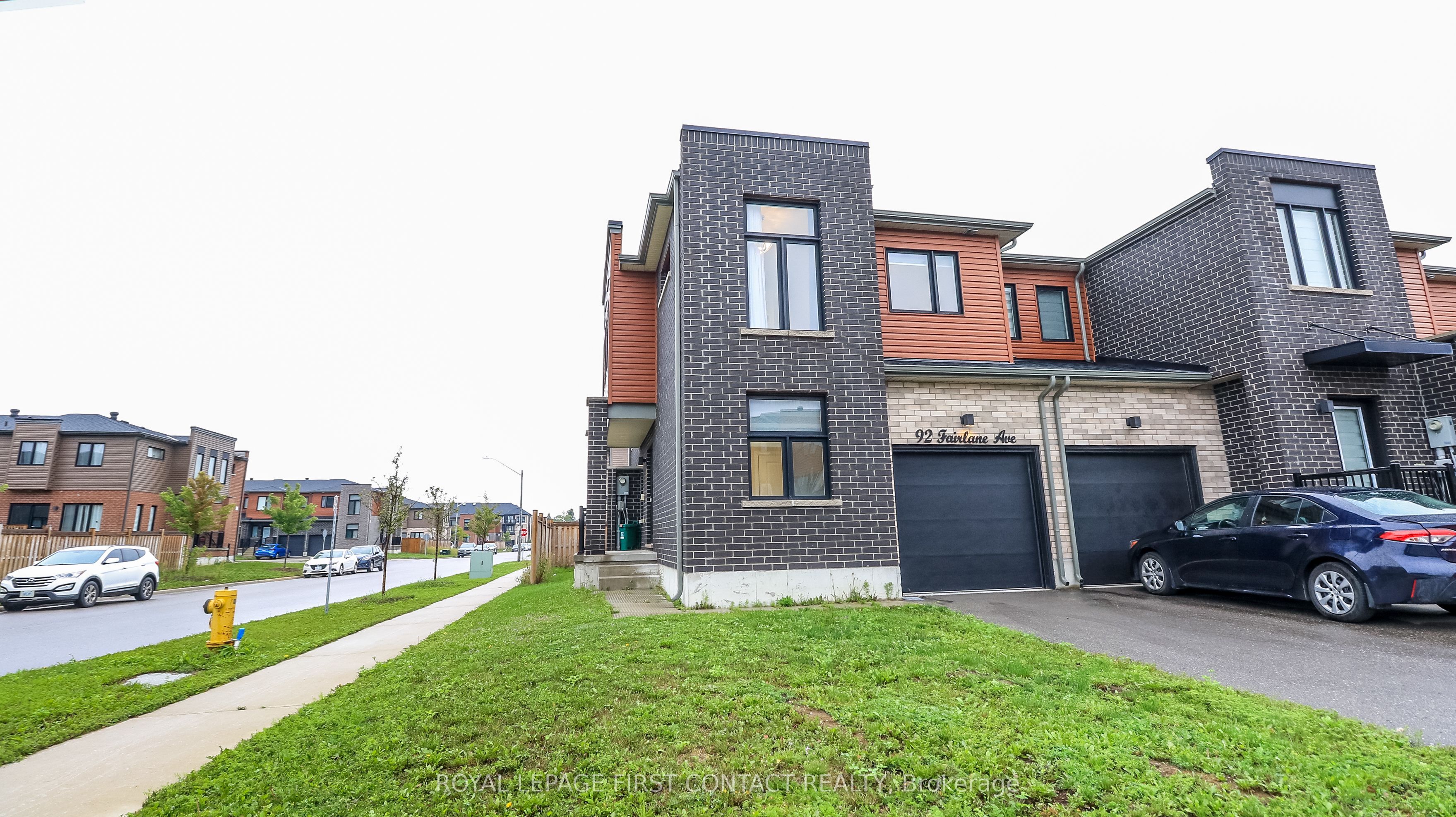 92 Fairlane Avenue, Barrie, ON L9J 0M9 photo 3