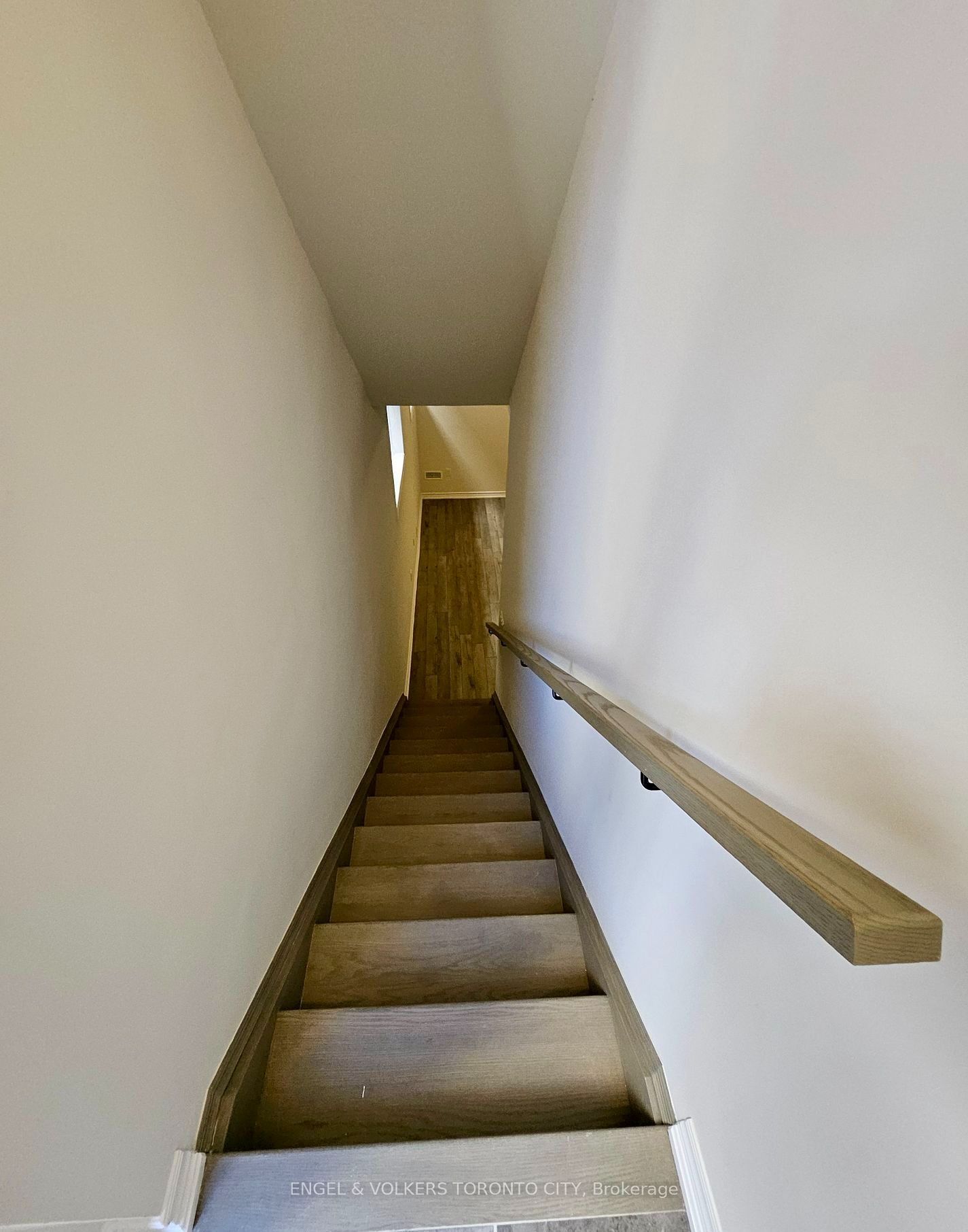 24 Ludlow Drive Bsmt, Barrie, ON L9S 2Z8 photo 3