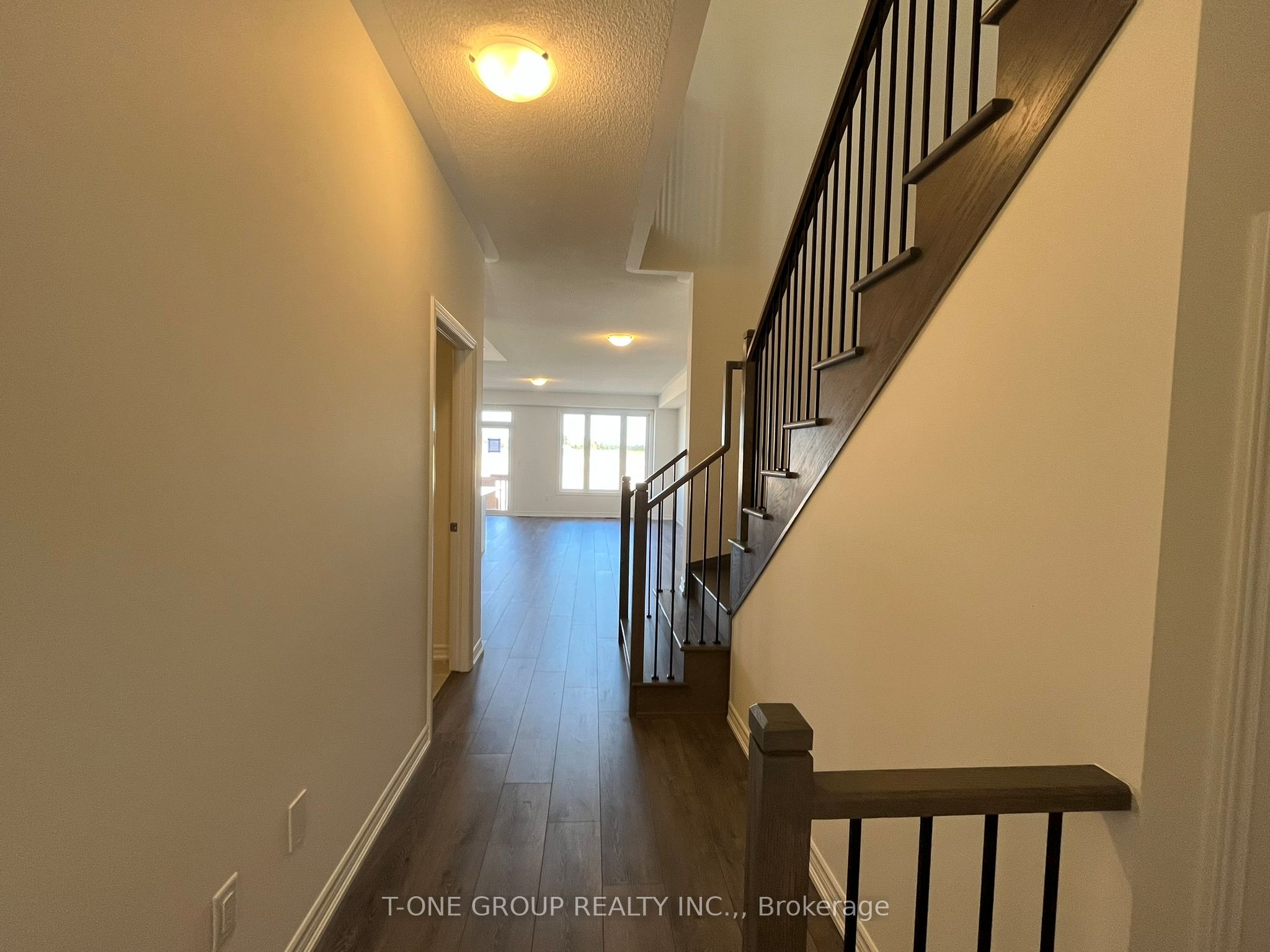 103 Greer Street, Barrie, ON L9J 0R6 photo 2