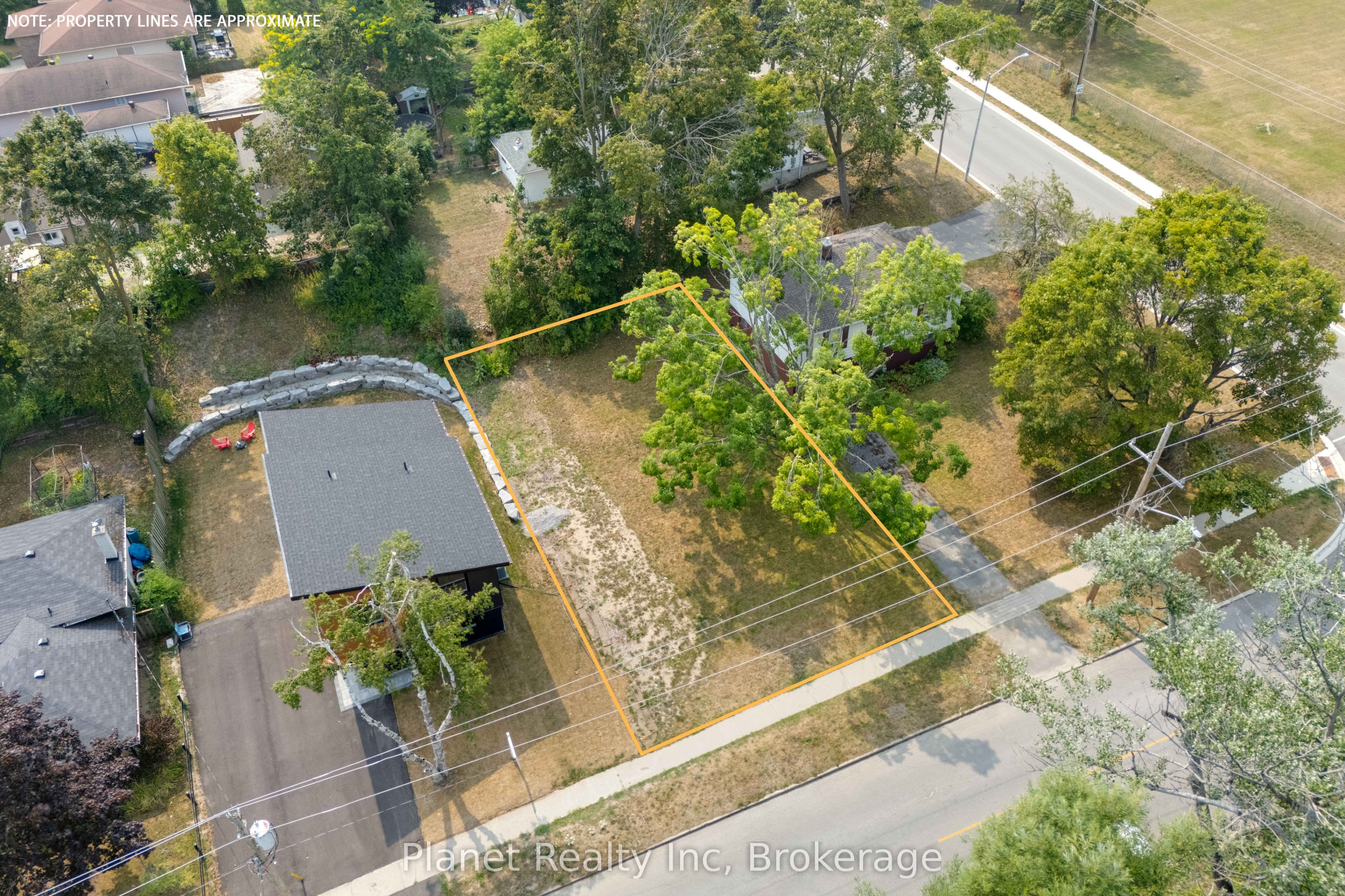 170 Berczy Street, Barrie, ON L4M 2H2