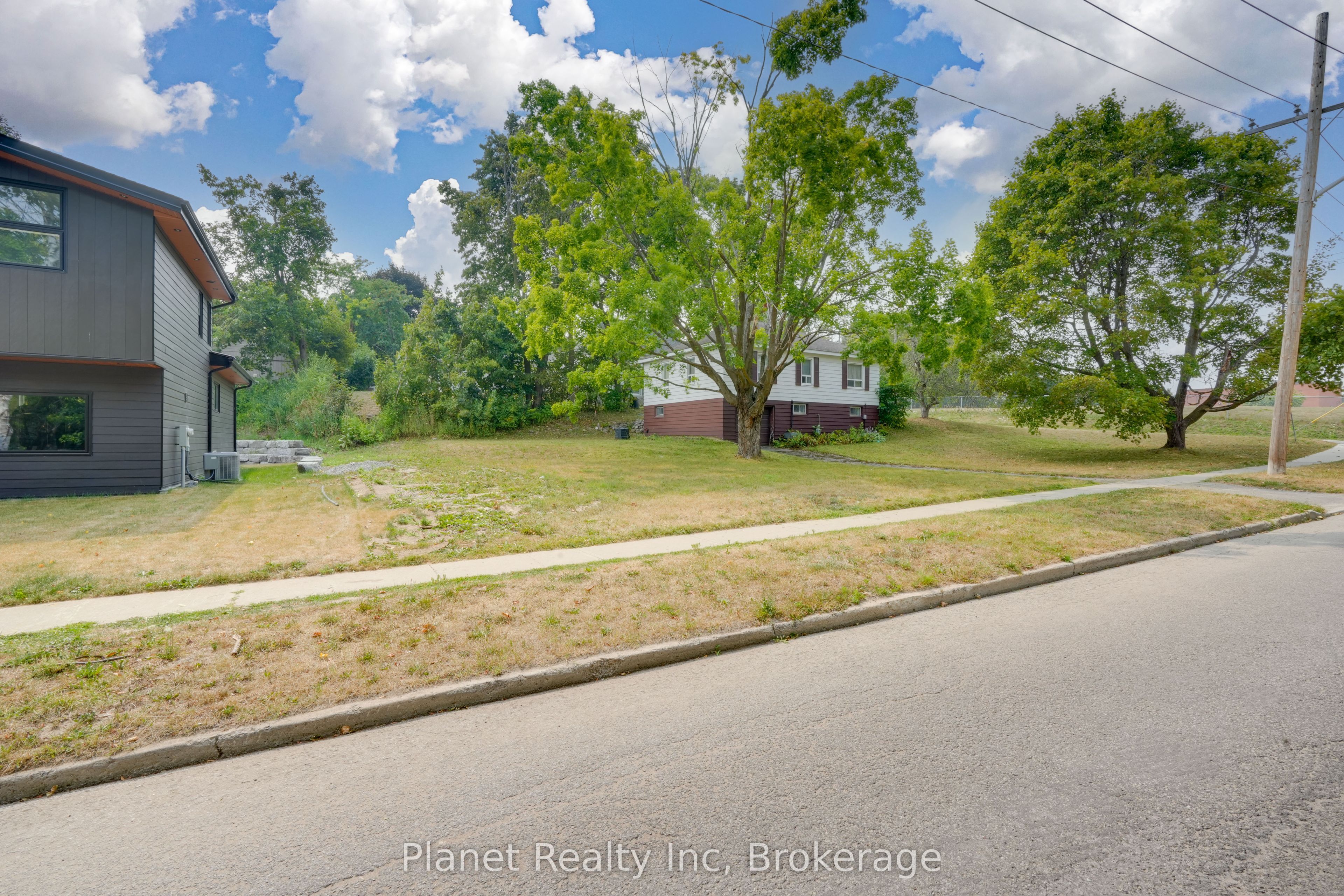 170 Berczy Street, Barrie, ON L4M 2H2 photo 5
