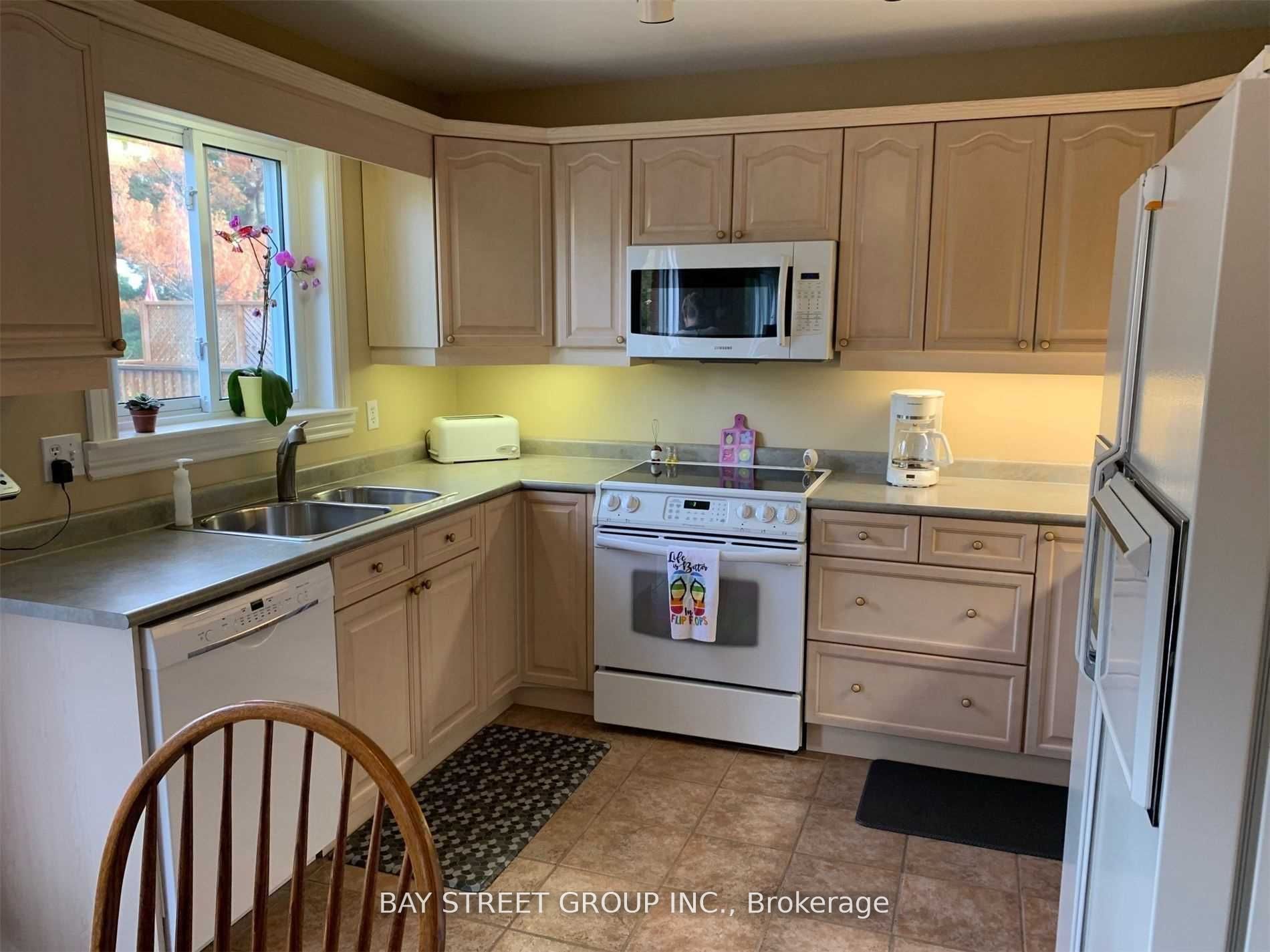 76 Mayfair Drive, Barrie, ON L4N 6Y9 photo 3