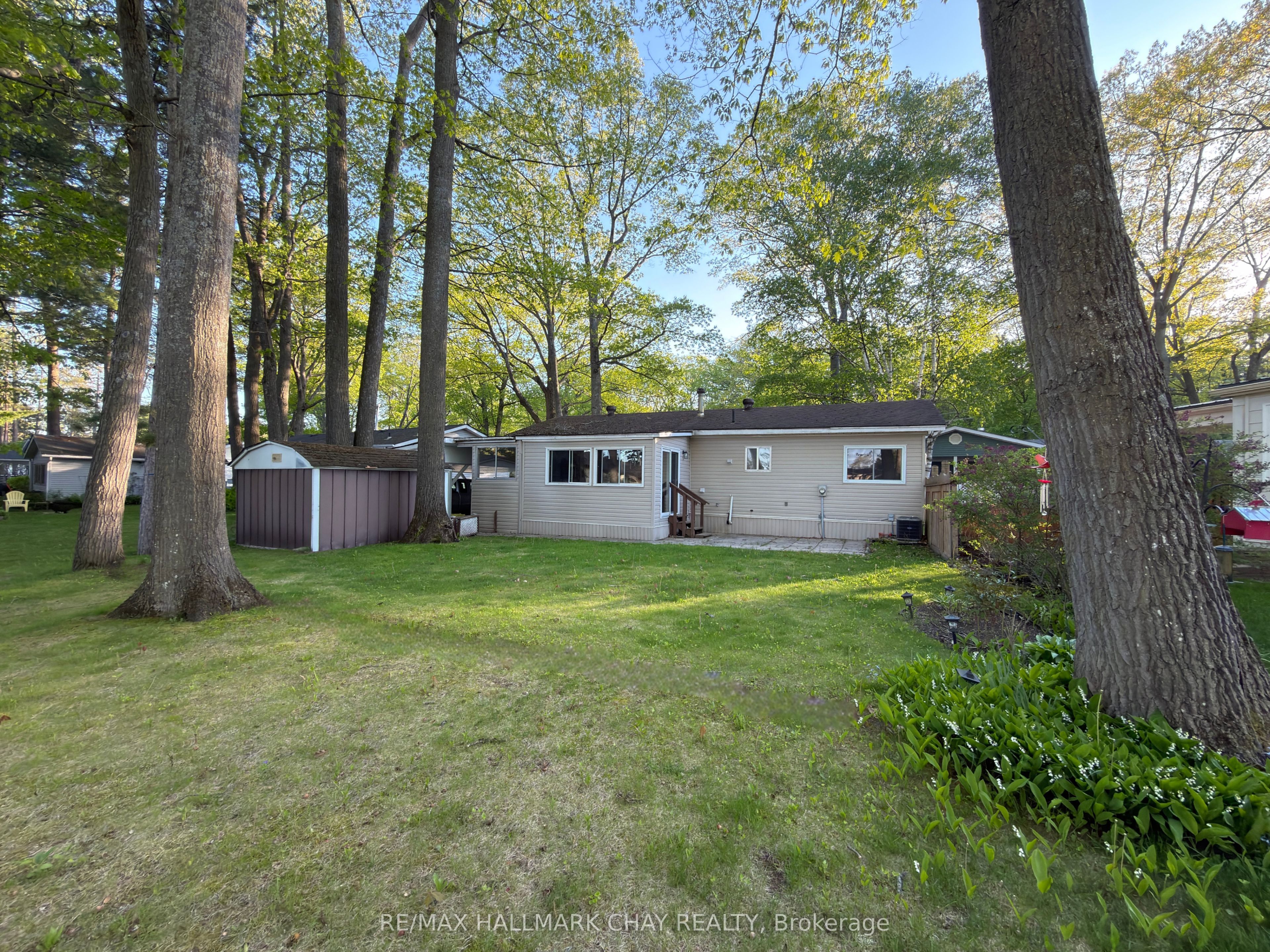 13 Carruthers Street N, Wasaga Beach, ON L9Z 1K2 photo 5
