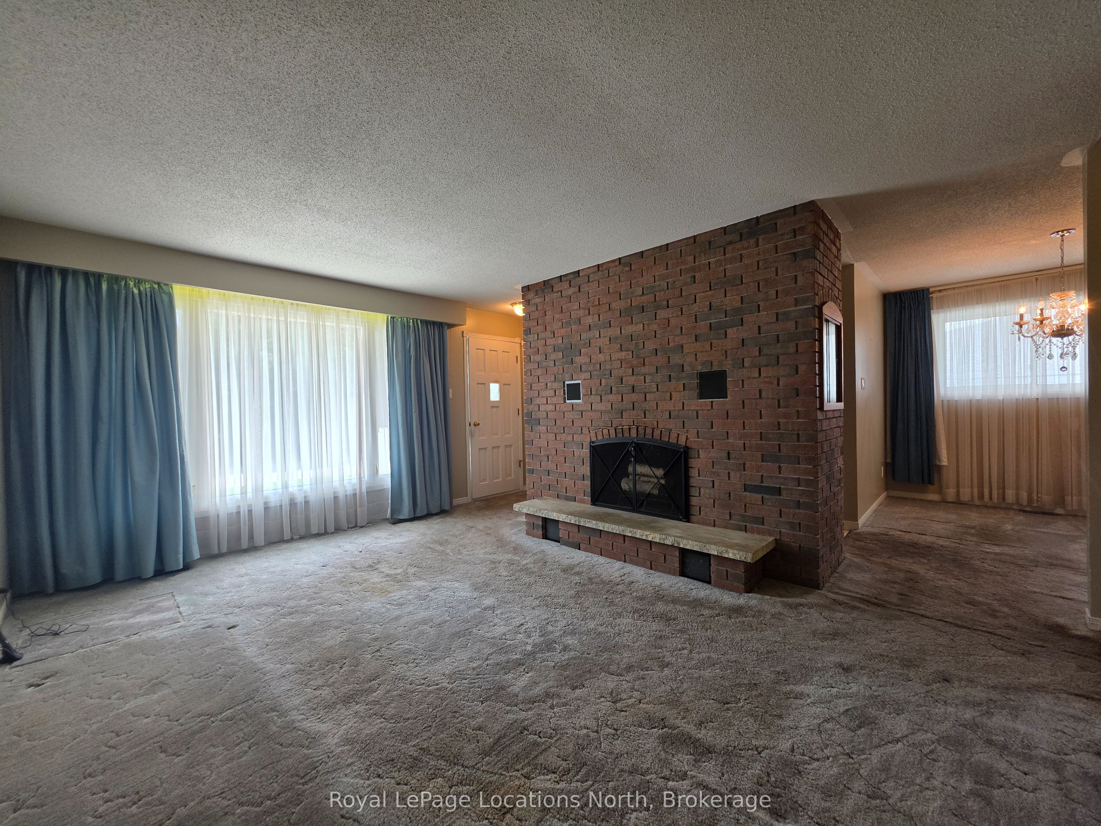 508 Spruce Street, Collingwood, ON L9Y 3H6 photo 2