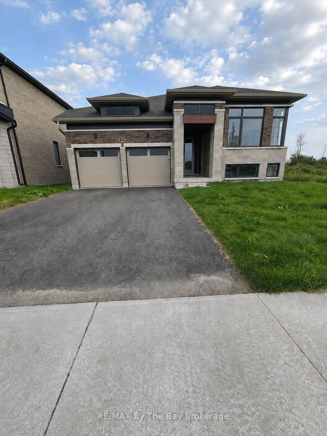 40 Rosanne Circle, Wasaga Beach, ON L9Z 0N3