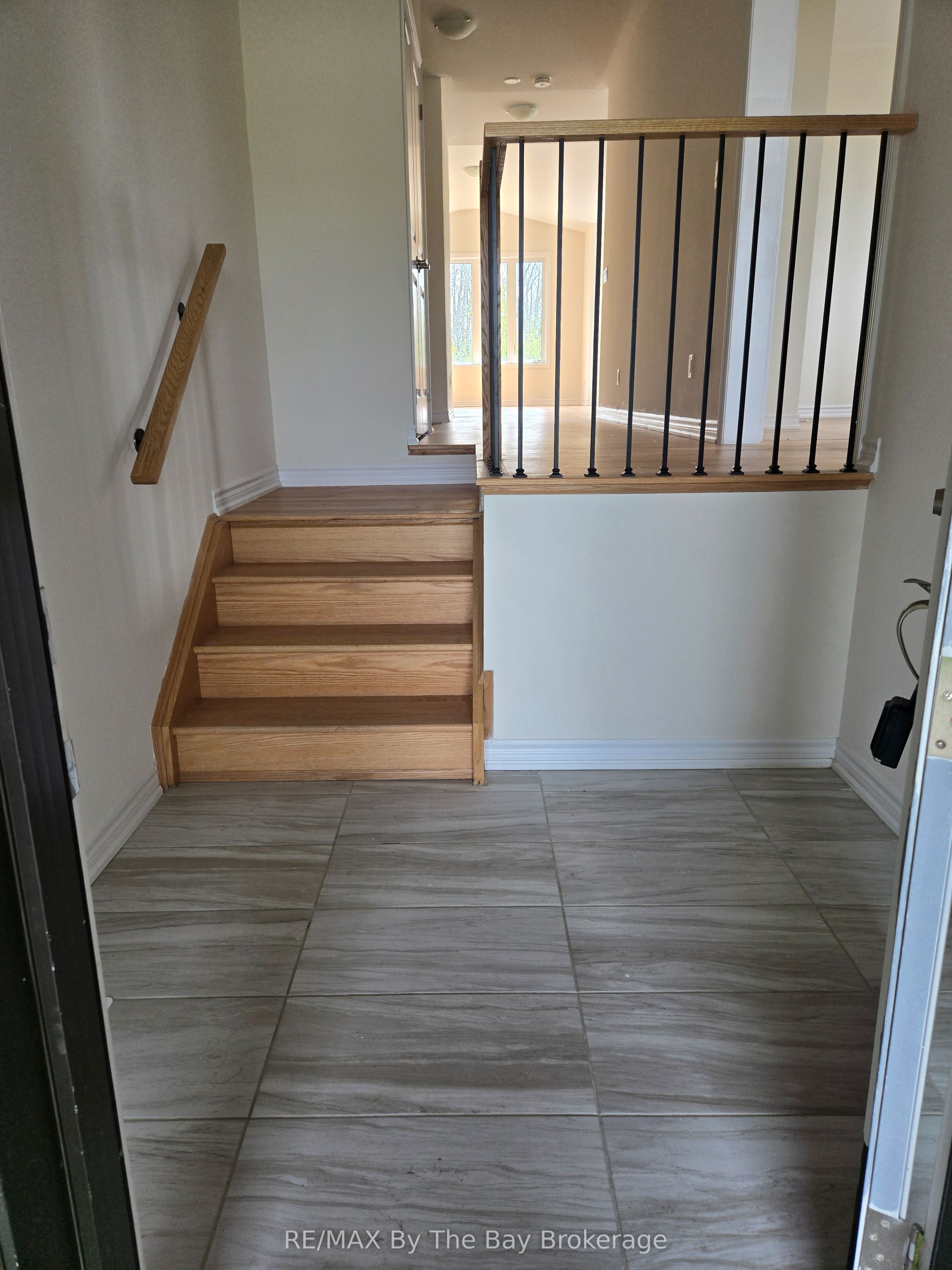40 Rosanne Circle, Wasaga Beach, ON L9Z 0N3 photo 2