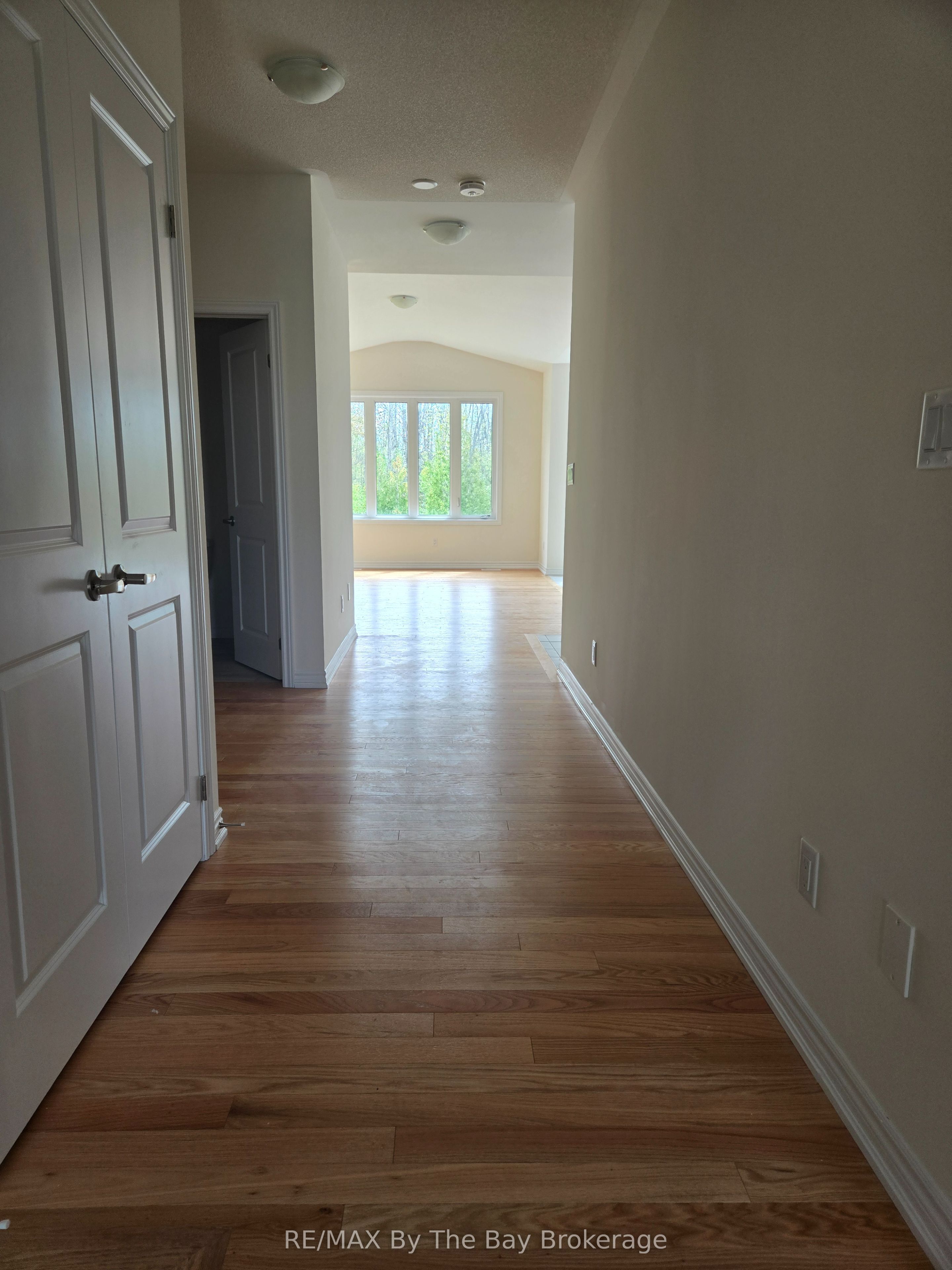40 Rosanne Circle, Wasaga Beach, ON L9Z 0N3 photo 3