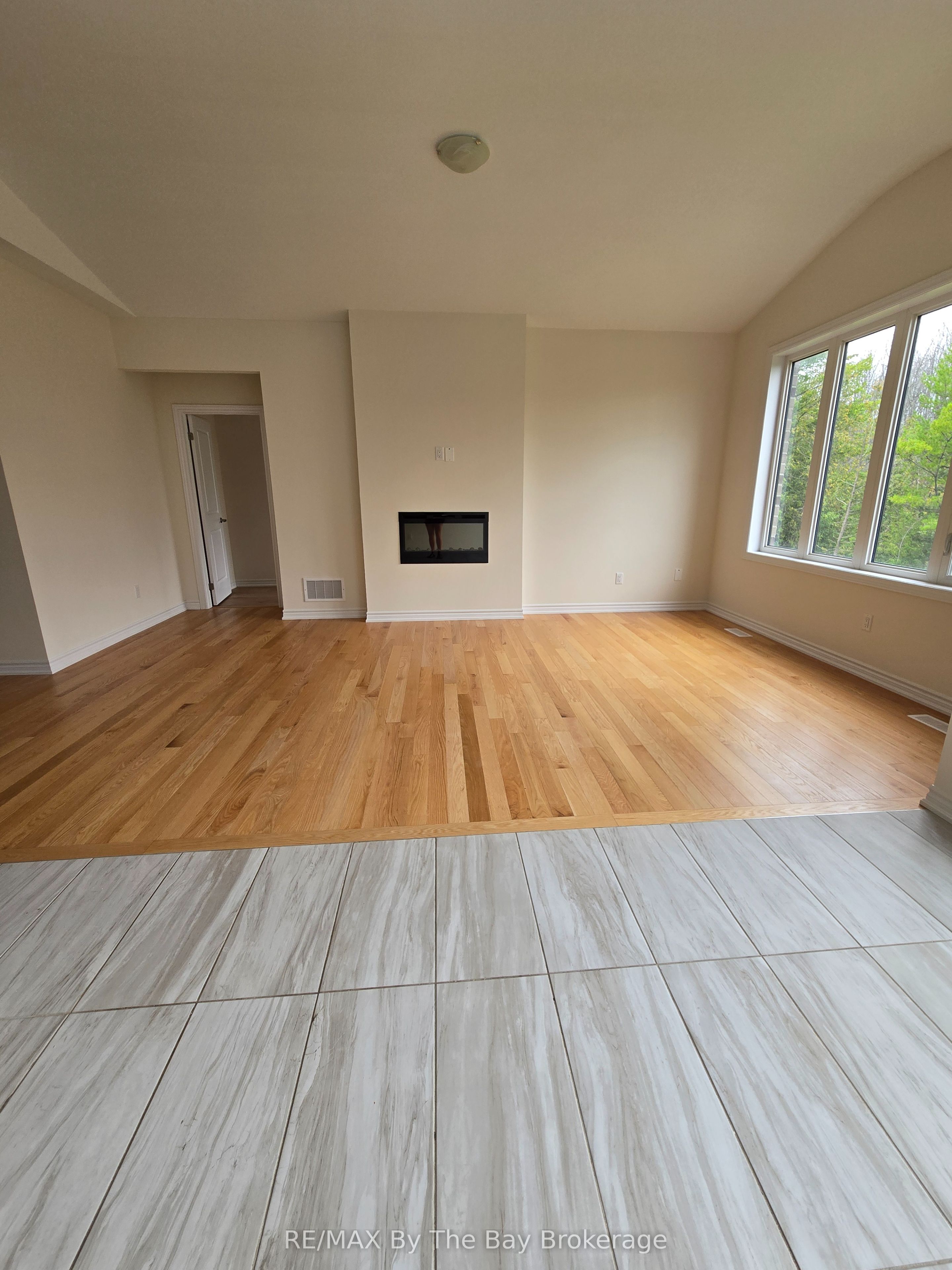 40 Rosanne Circle, Wasaga Beach, ON L9Z 0N3 photo 4