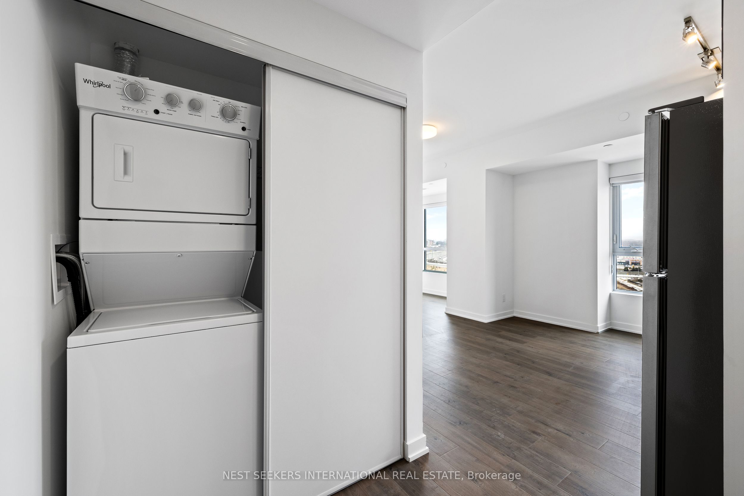 56 Lakeside Terrace 1001, Barrie, ON L4M 7B9 photo 3