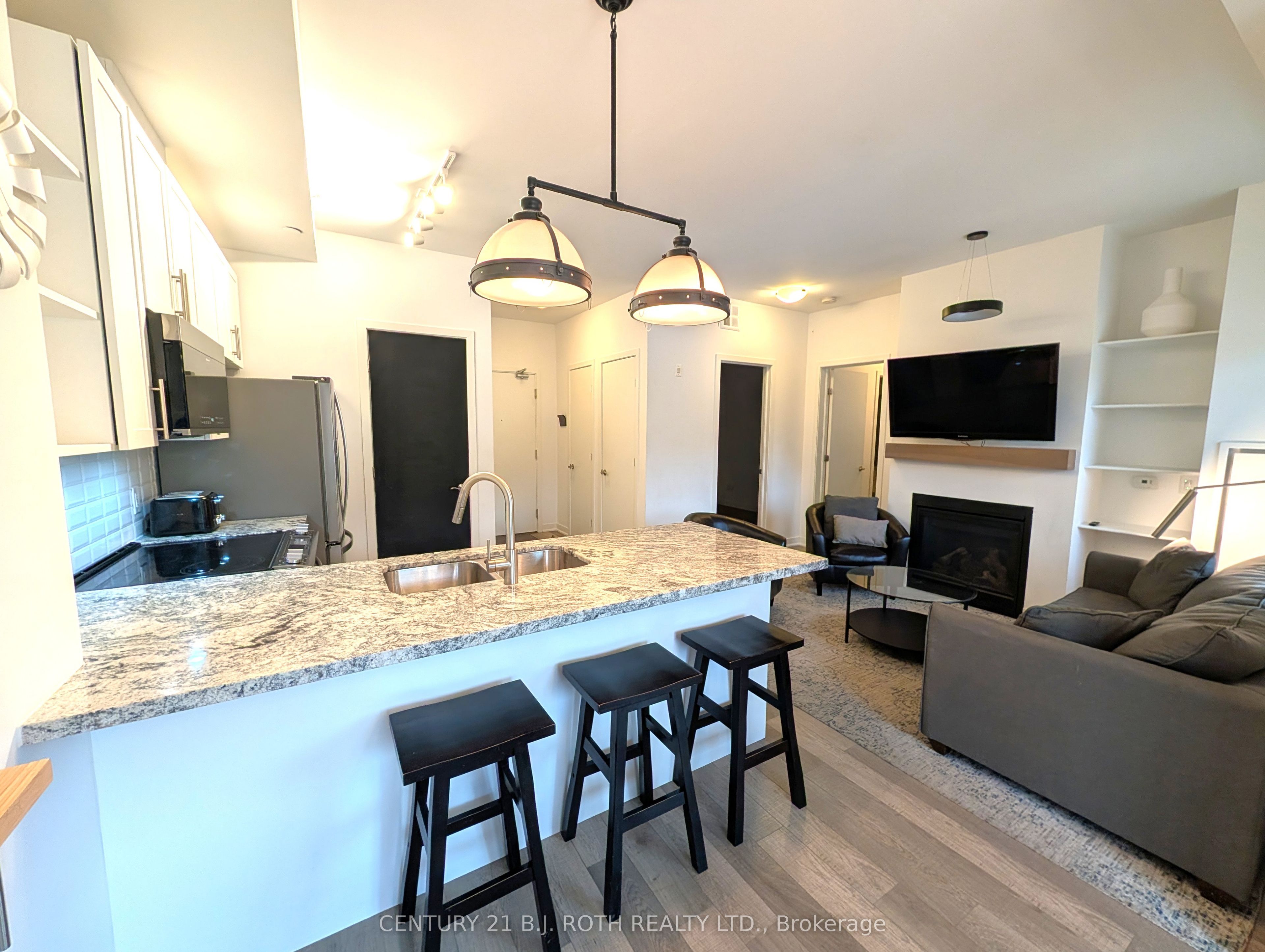 40 HORSESHOE Boulevard 302, Oro-Medonte, ON L4M 4Y8 photo 3