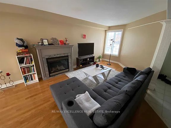 35 Mckenzie Crescent, Barrie, ON L4N 0A9 photo 2