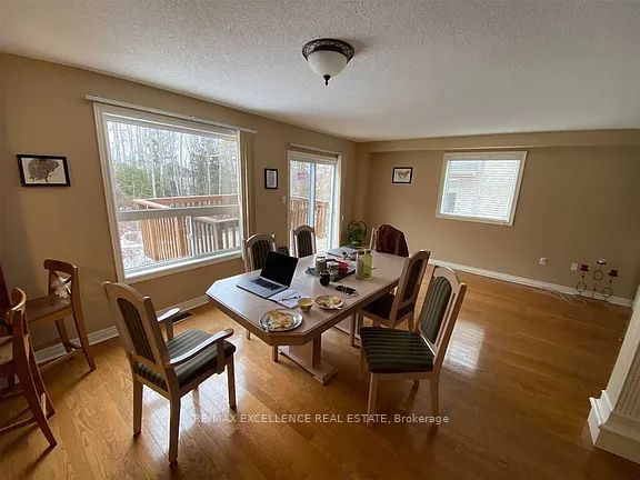 35 Mckenzie Crescent, Barrie, ON L4N 0A9 photo 3