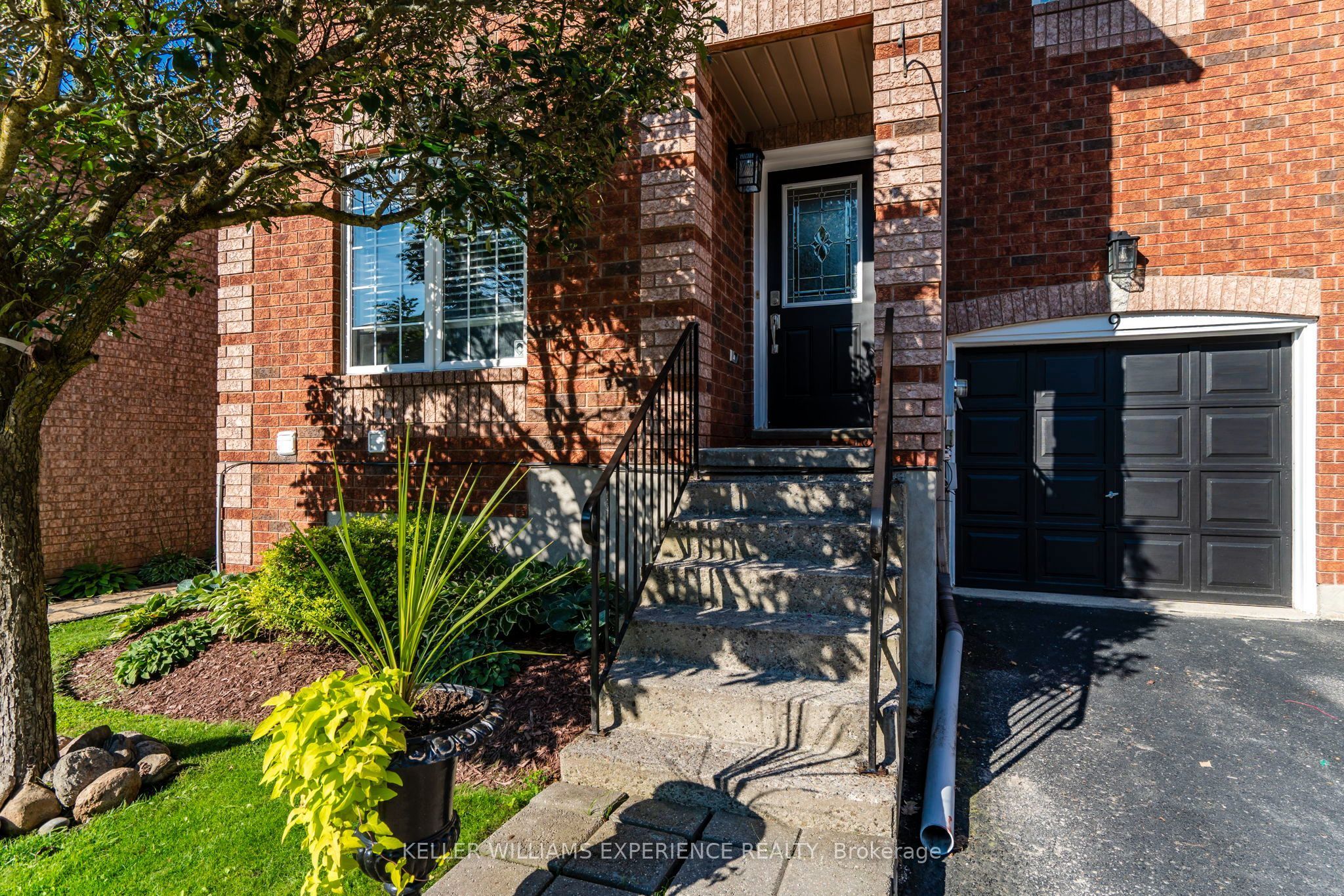 38 Kenwell Crescent 9, Barrie, ON L4N 0Z6 photo 3