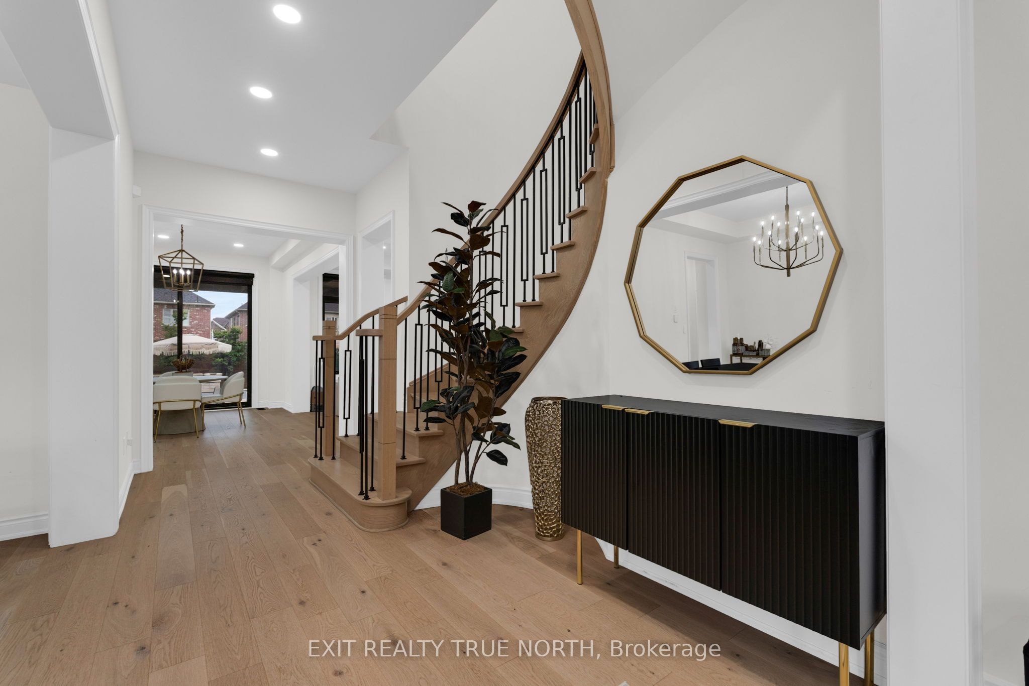 106 Rugman Crescent, Springwater, ON L9X 2A5 photo 5