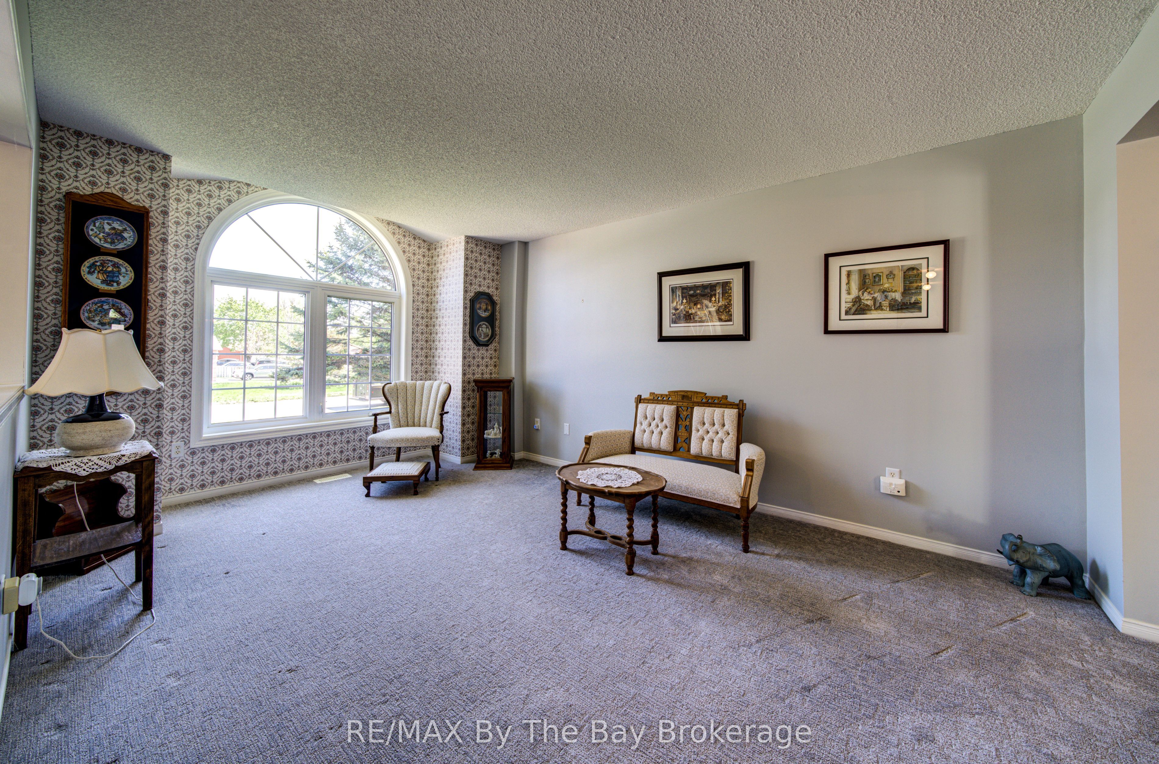 12 Silver Birch Avenue, Wasaga Beach, ON L9Z 1B7 photo 4