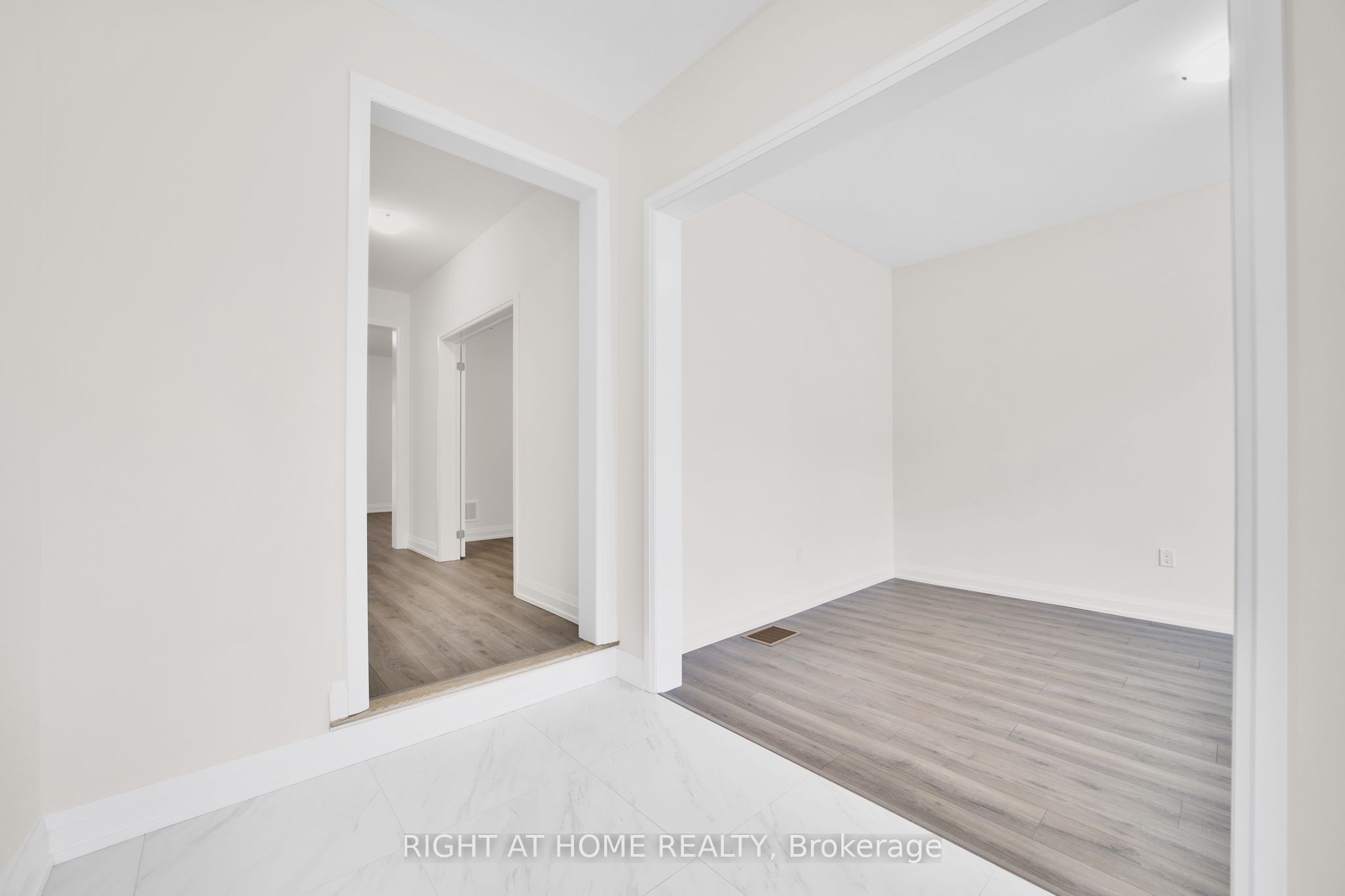 15 Calypso Avenue, Springwater, ON L9X 2E3 photo 3