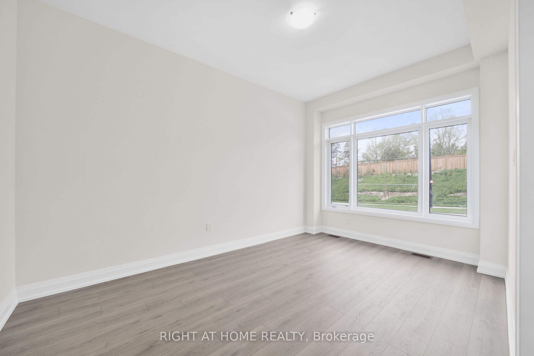 15 Calypso Avenue, Springwater, ON L9X 2E3 photo 4