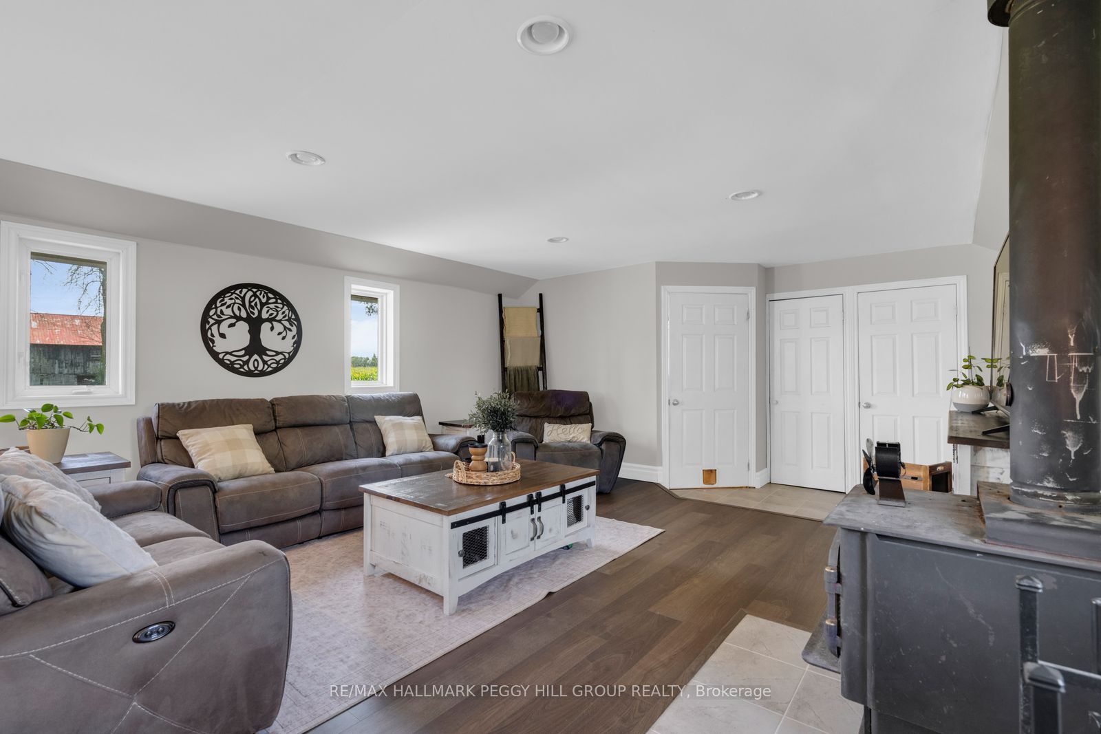 4295 Horseshoe Valley Road W, Springwater, ON L9X 1G1 photo 4