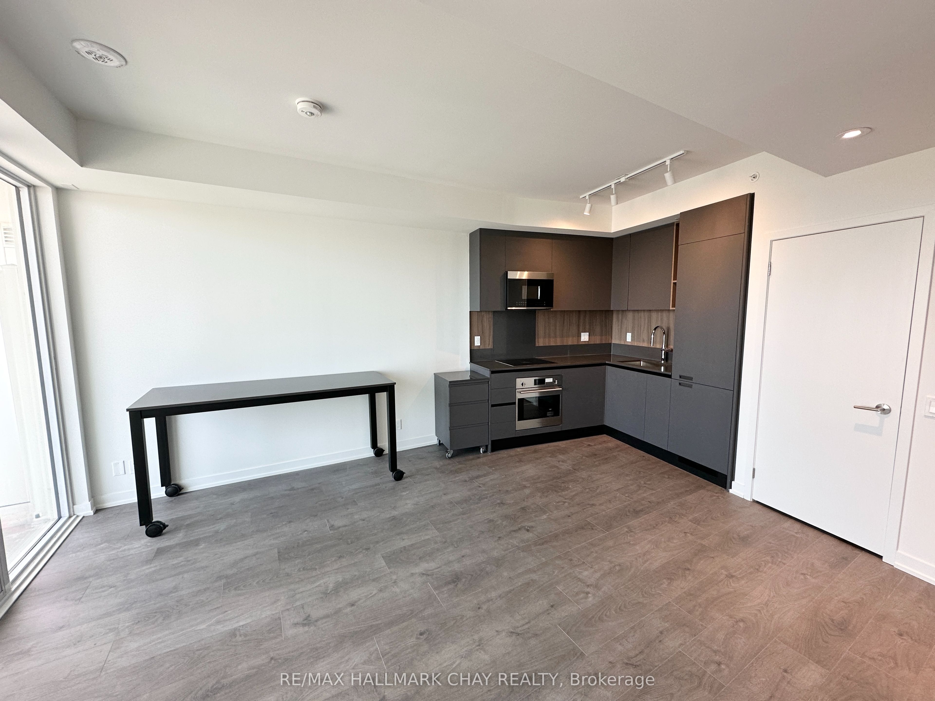 39 Mary Street 3005, Barrie, ON L4N 1S9 photo 5