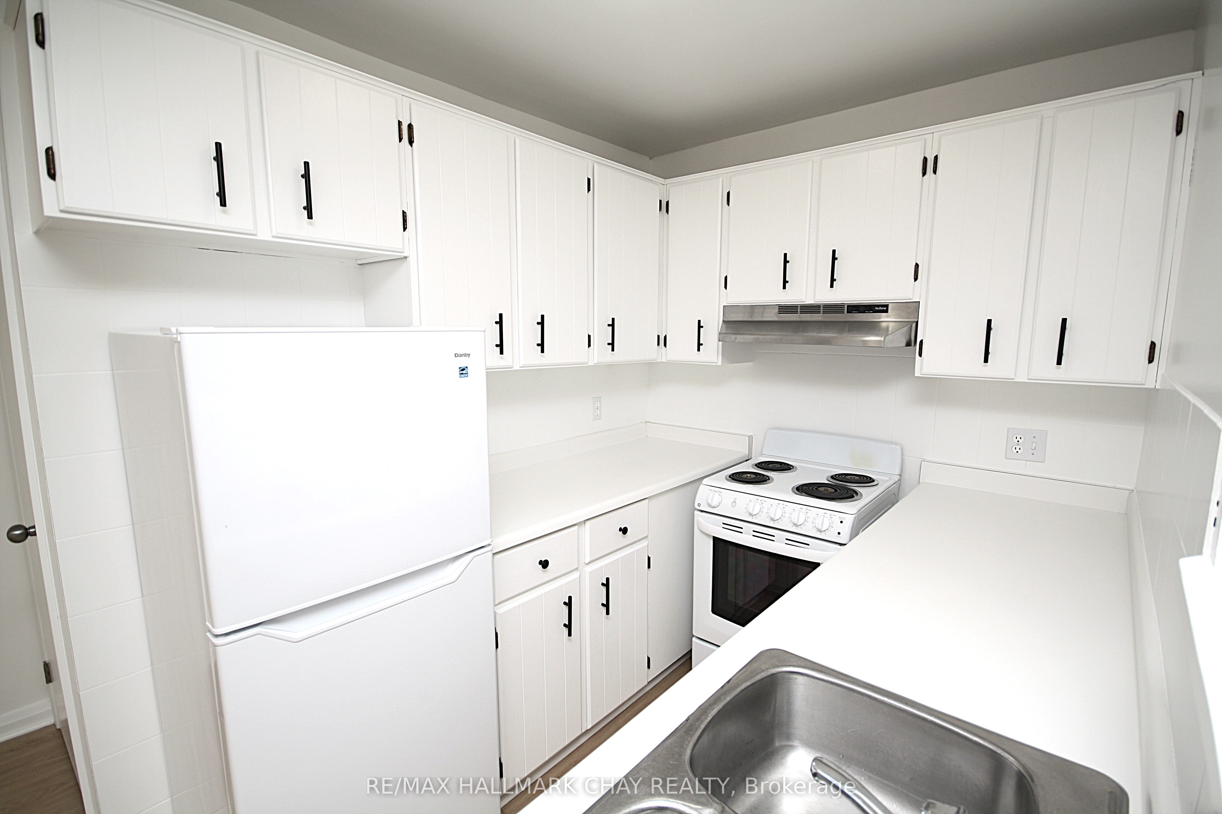 58 Queen Street W 1, Springwater, ON L0L 1P0 photo 4