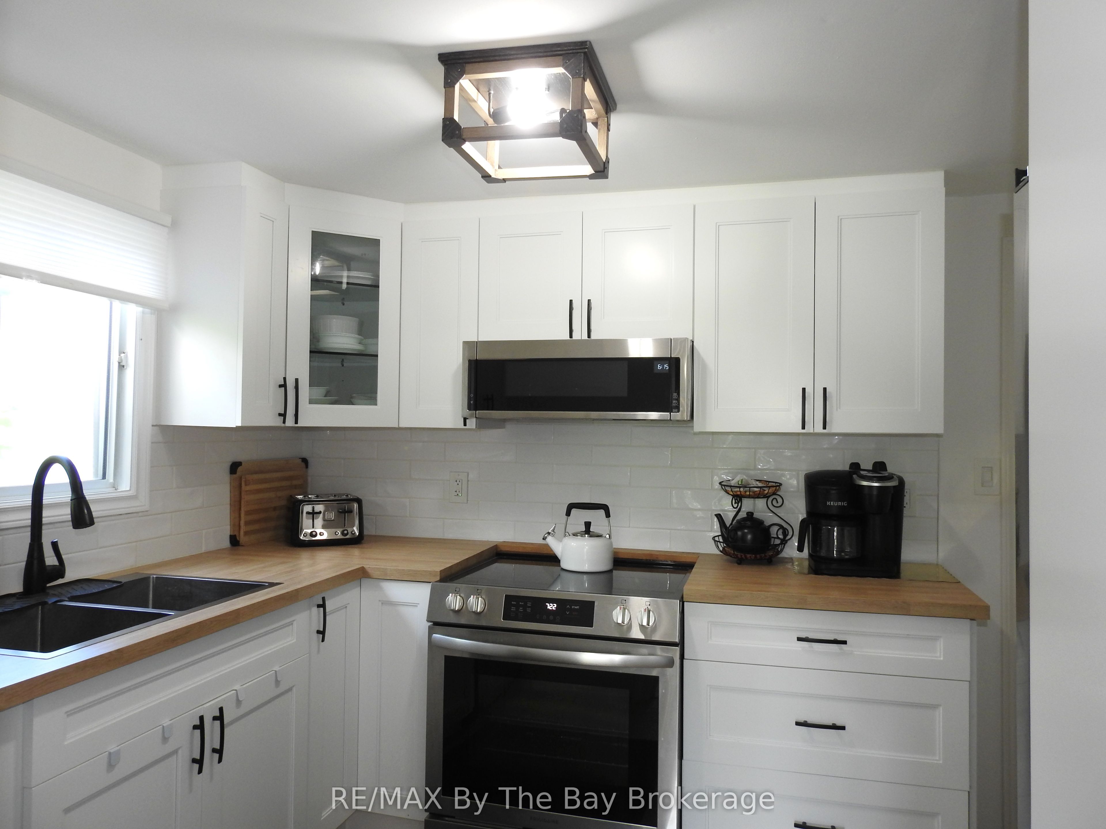 1345 Mosley Street, Wasaga Beach, ON L9Z 2C7 photo 4