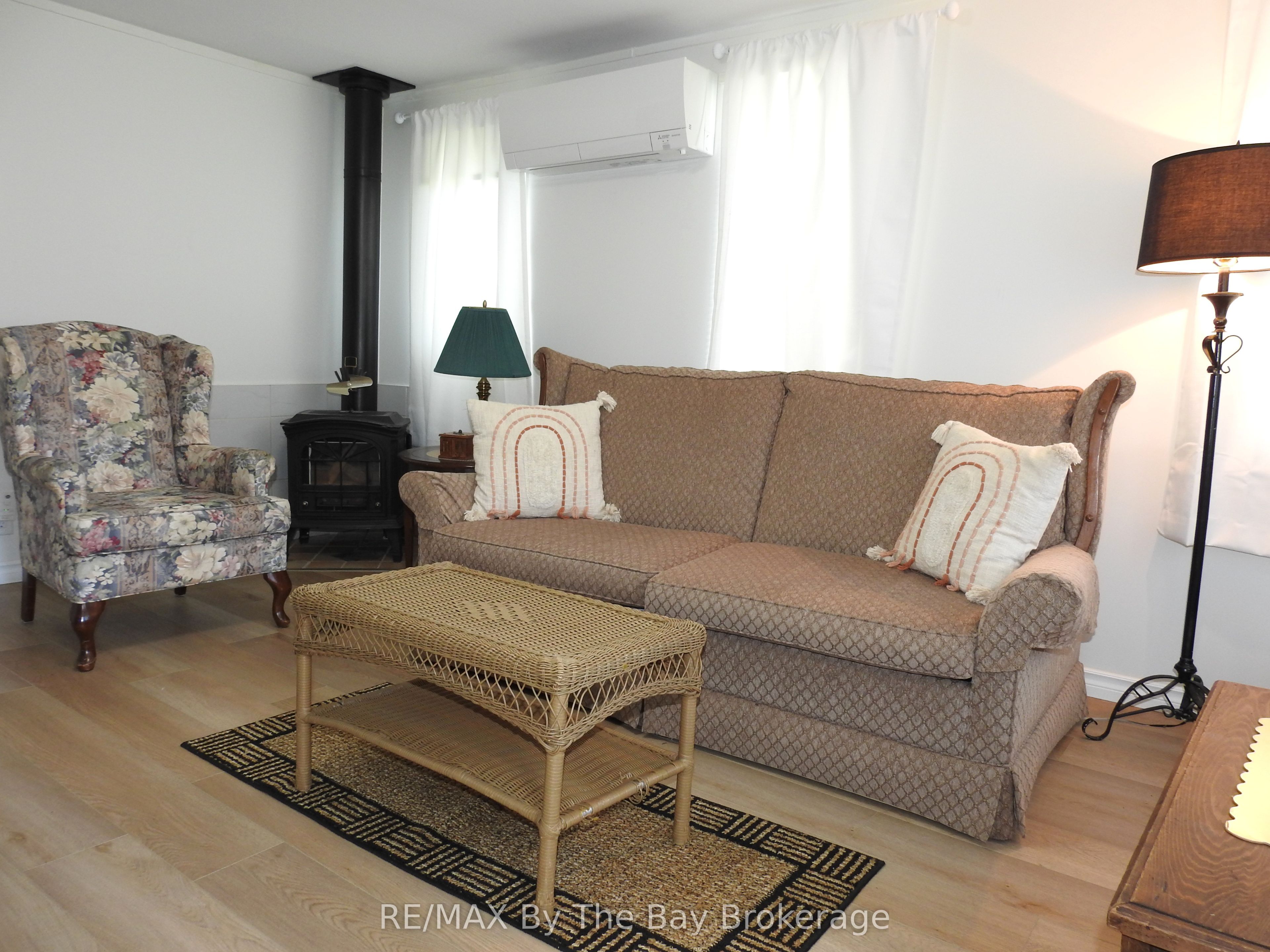 1345 Mosley Street, Wasaga Beach, ON L9Z 2C7 photo 5