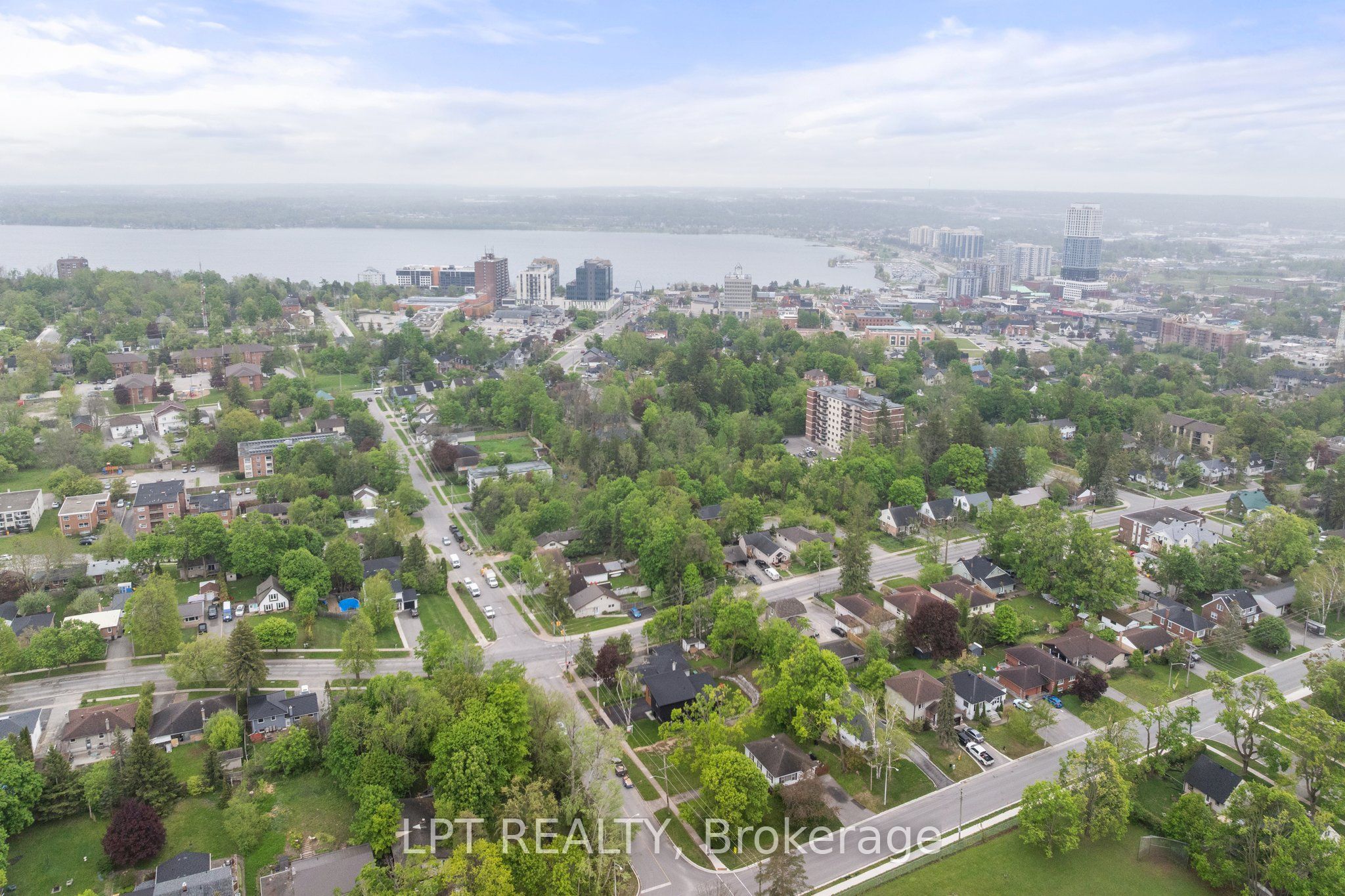 168 Berczy Street, Barrie, ON L4M 3R6 photo 3