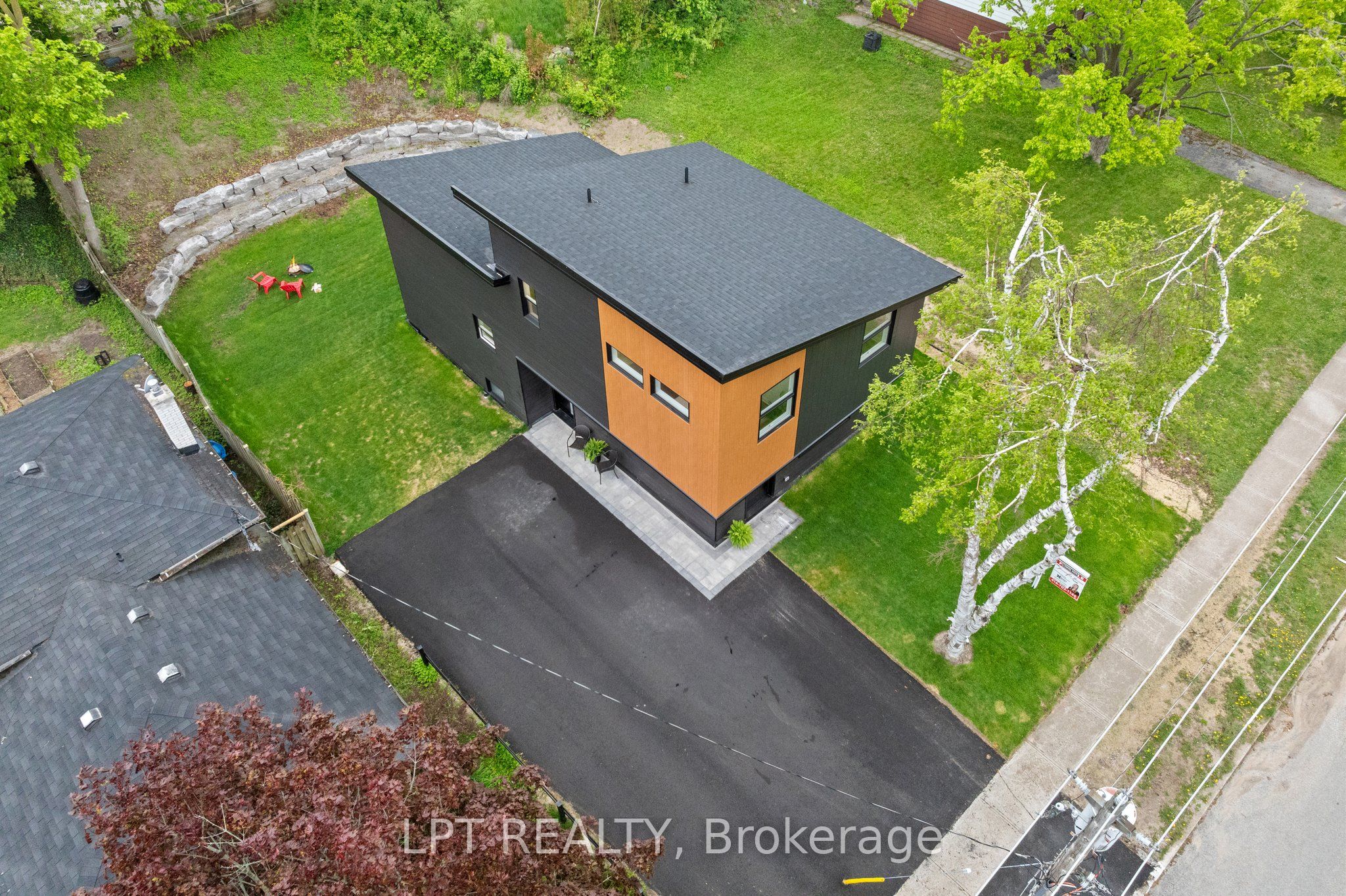 168 Berczy Street, Barrie, ON L4M 3R6 photo 4