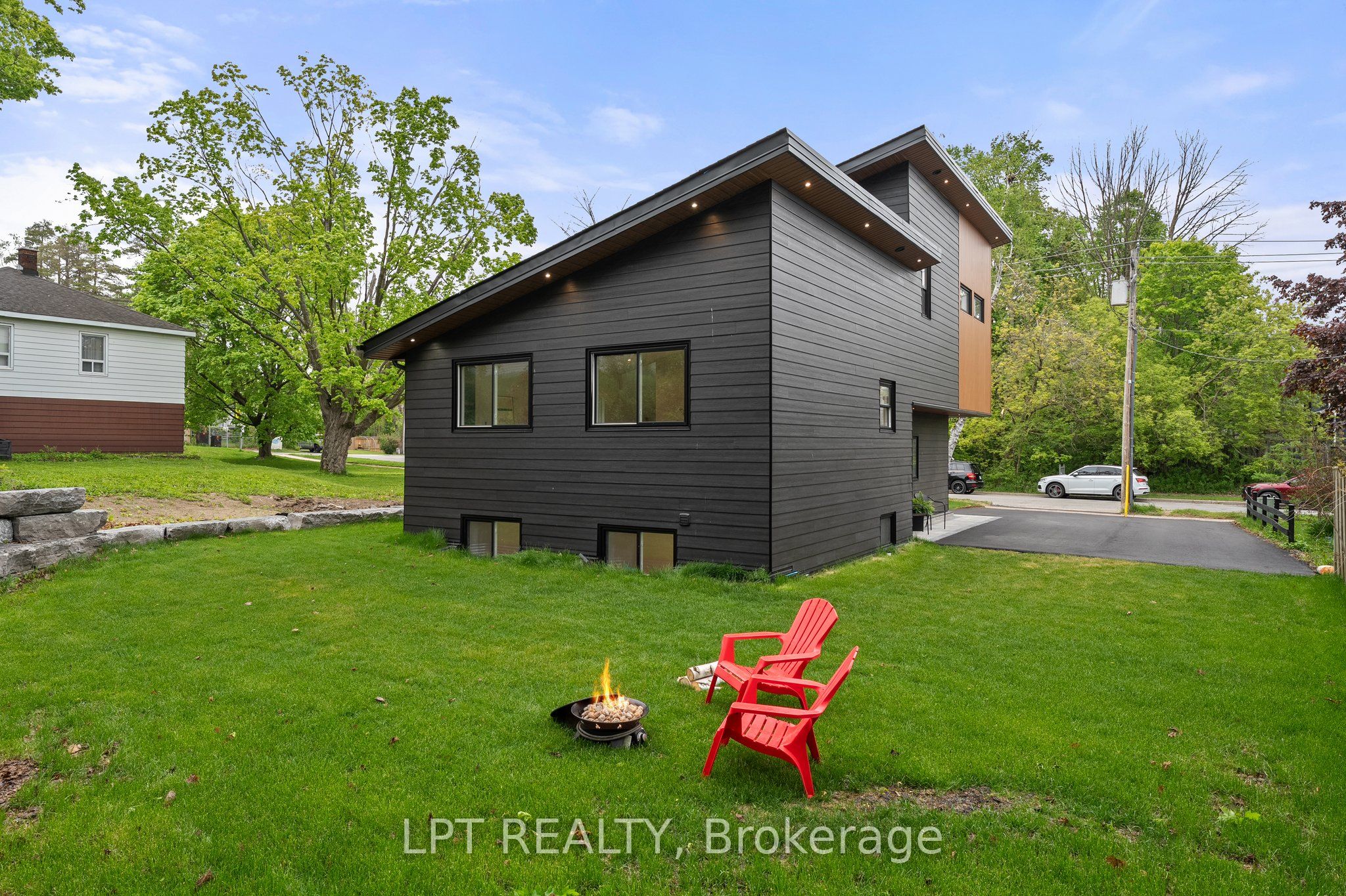 168 Berczy Street, Barrie, ON L4M 3R6 photo 5