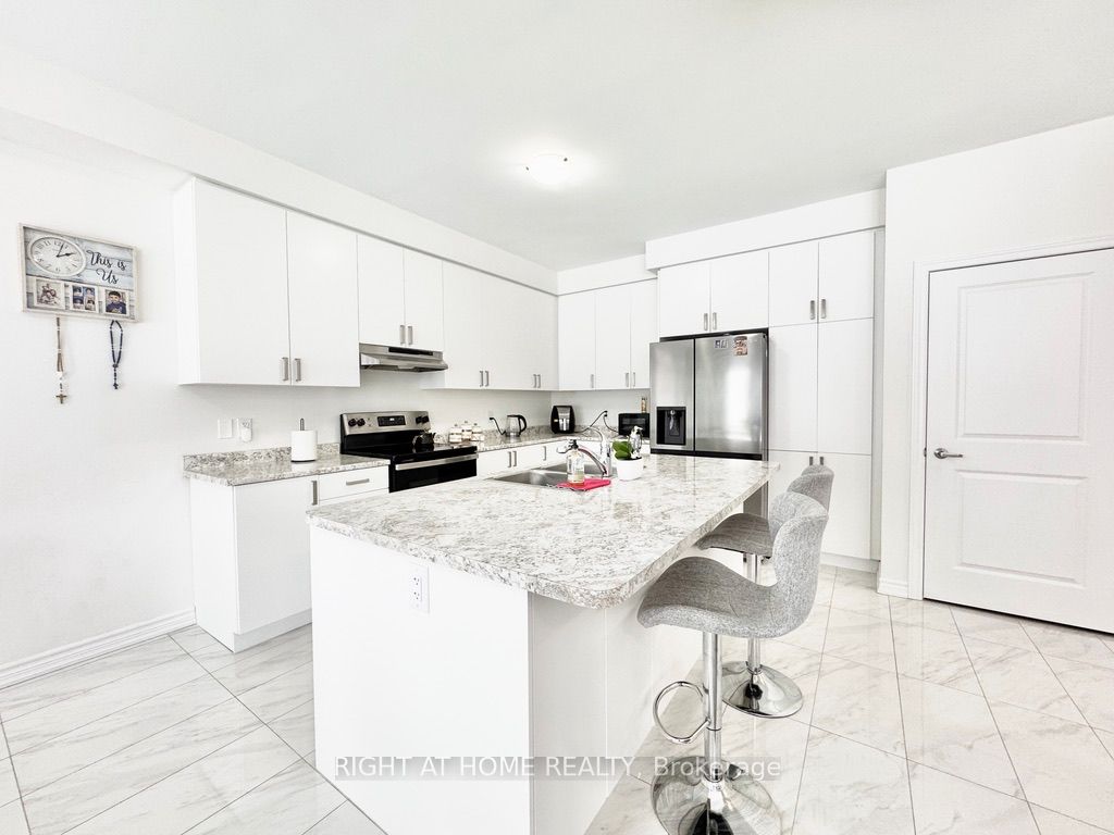 79 Calypso Avenue, Springwater, ON L9X 2C5 photo 2
