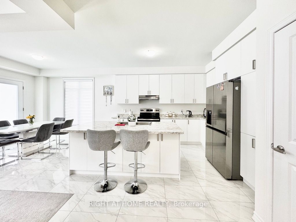 79 Calypso Avenue, Springwater, ON L9X 2C5 photo 3