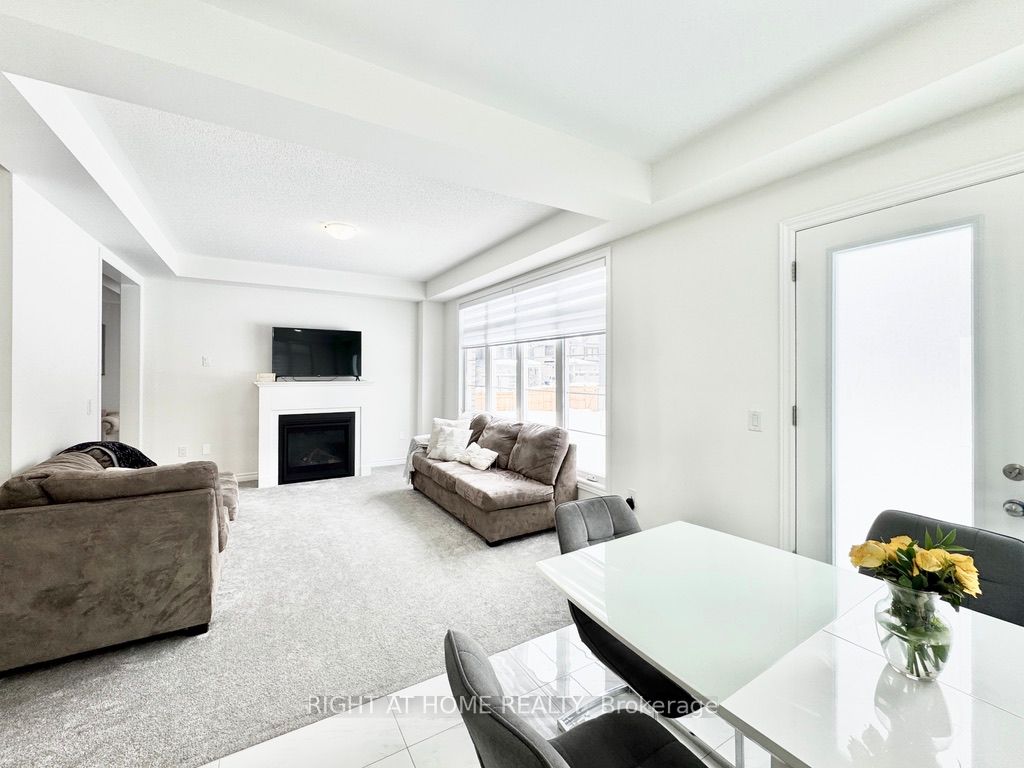 79 Calypso Avenue, Springwater, ON L9X 2C5 photo 4