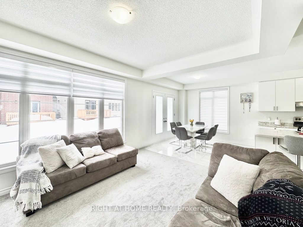 79 Calypso Avenue, Springwater, ON L9X 2C5 photo 5