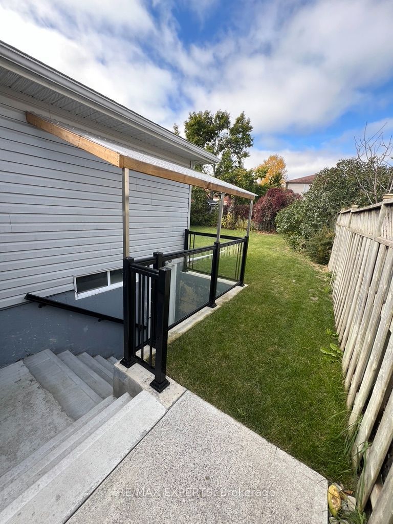70 Marsellus Drive BSMT, Barrie, ON L4N 8R7 photo 4