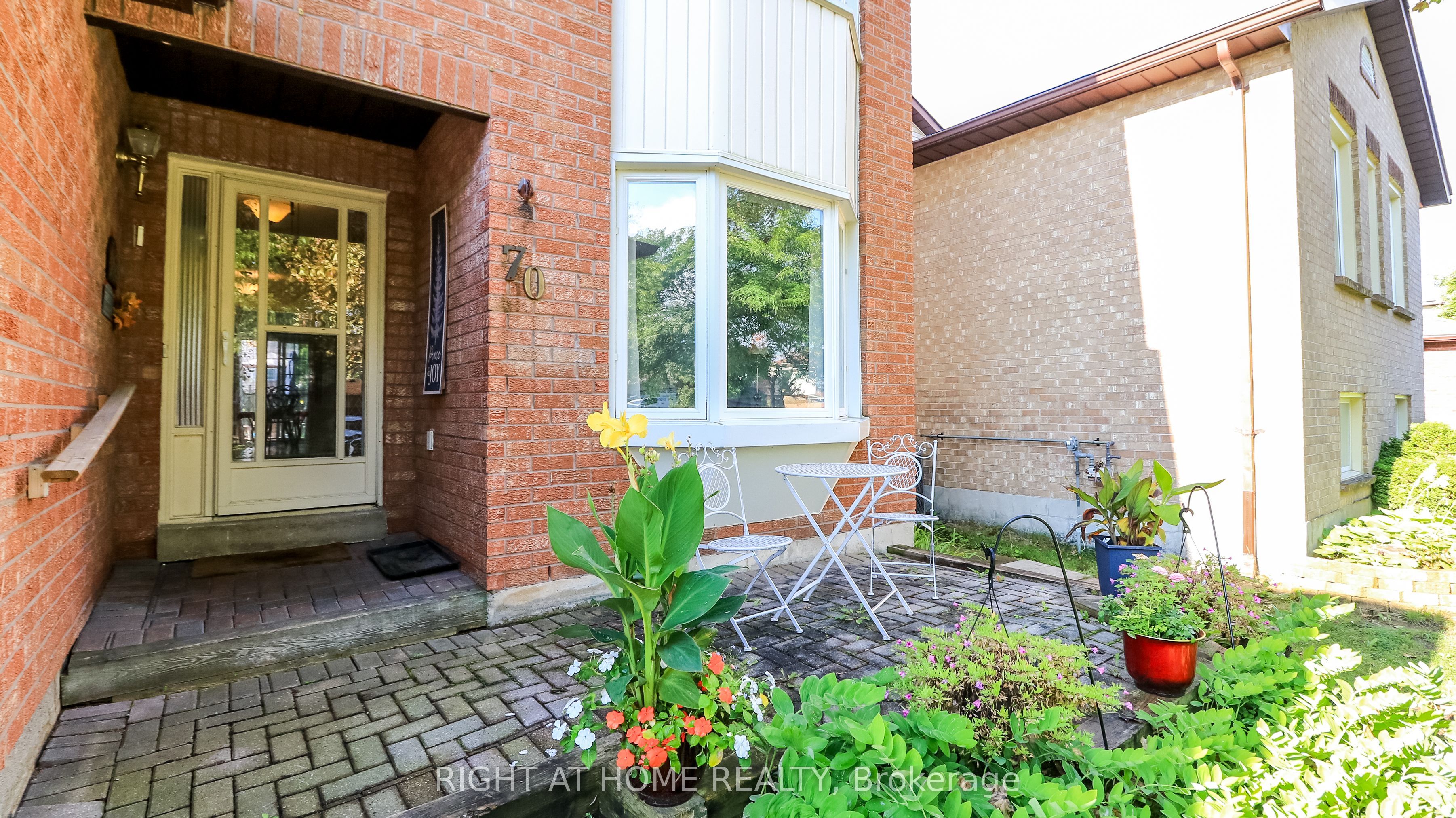70 Kinzie Lane, Barrie, ON L4M 5Z8 photo 2