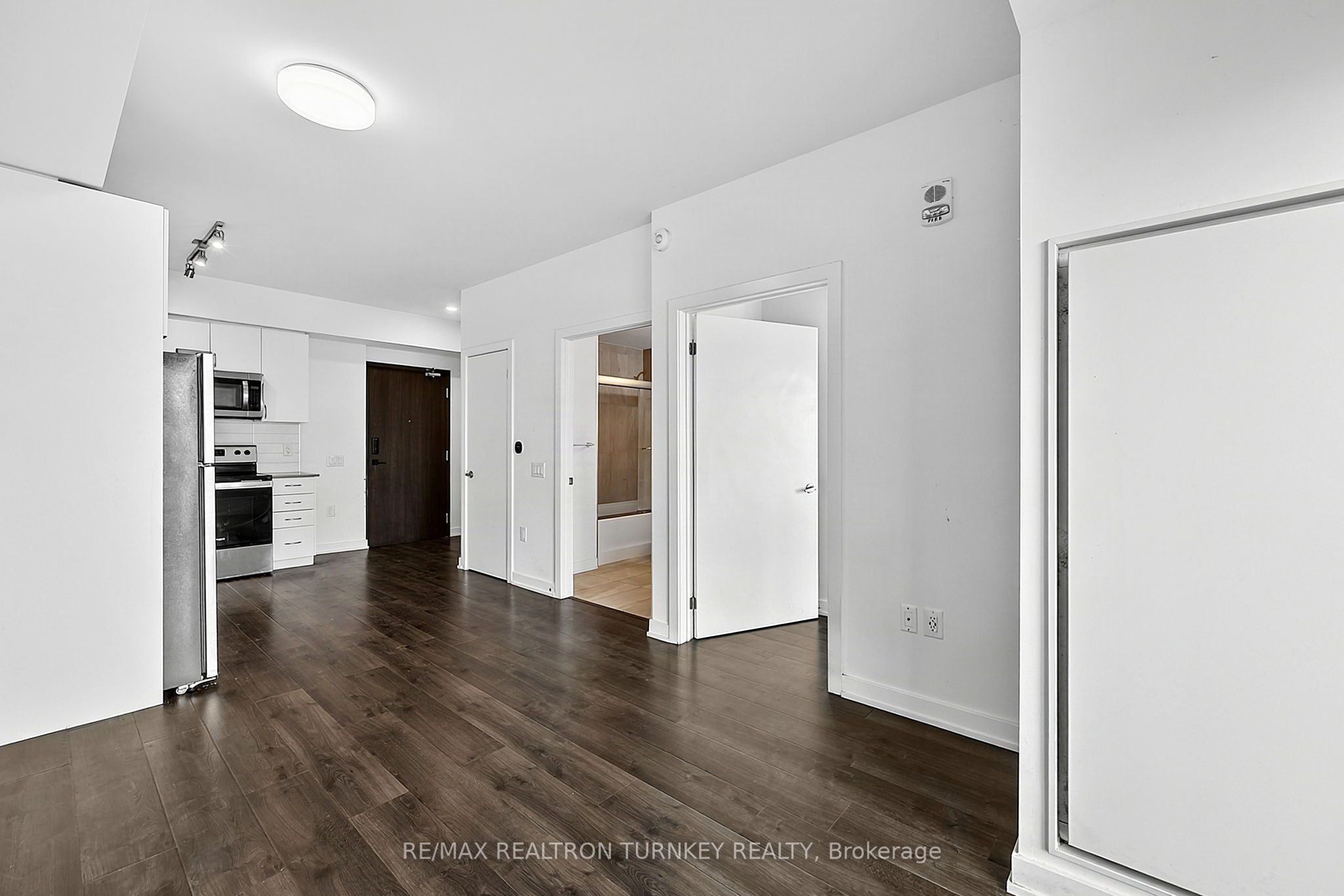 56 Lakeside Terrace 1202, Barrie, ON L4M 7B9 photo 5