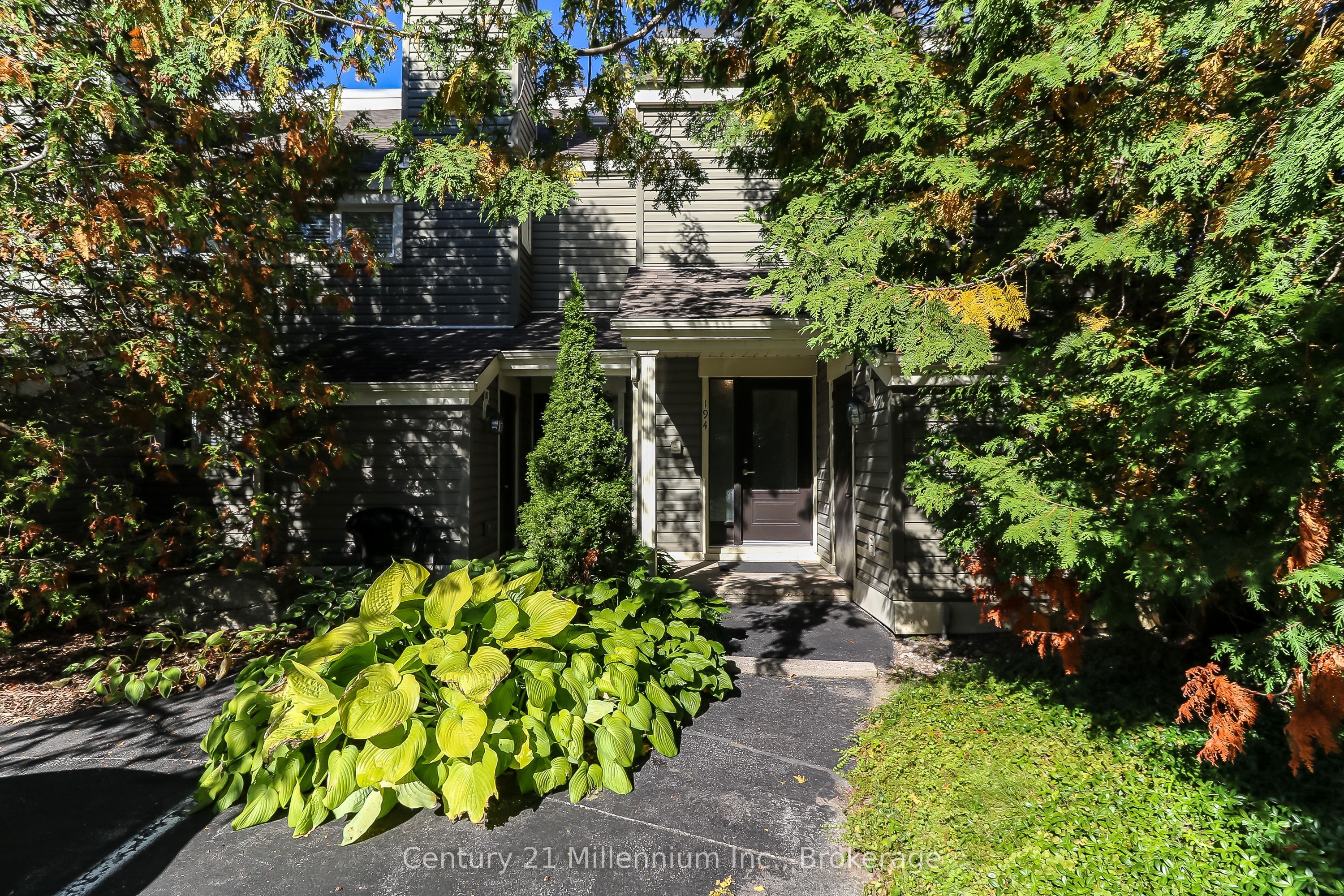 194 Escarpment Crescent, Collingwood, ON L9Y 5B4 photo 2