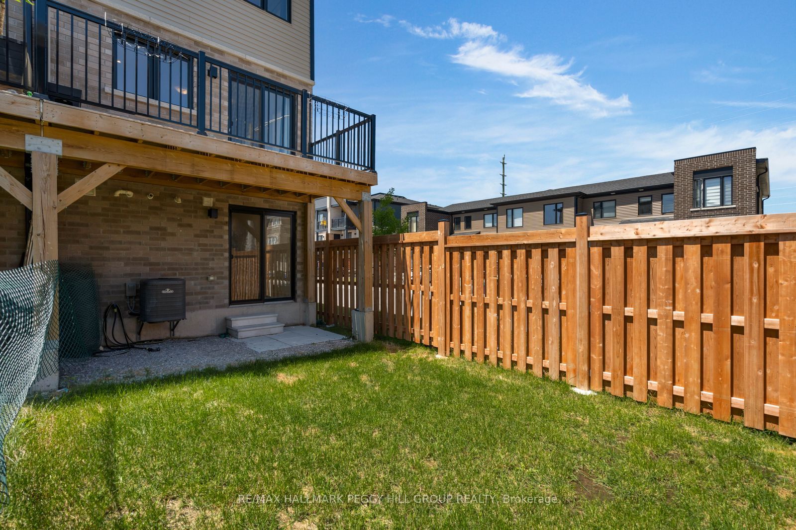 30 Pumpkin Corner Crescent, Barrie, ON L9J 0T6 photo 2
