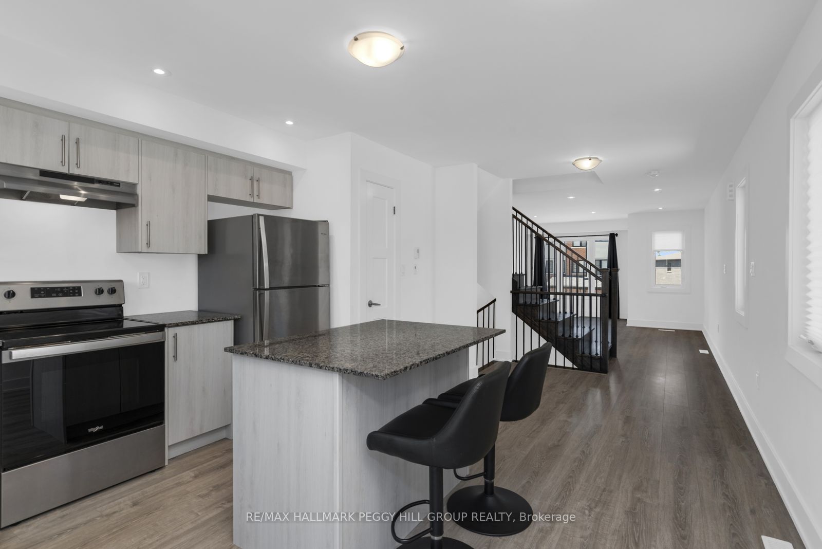 30 Pumpkin Corner Crescent, Barrie, ON L9J 0T6 photo 5