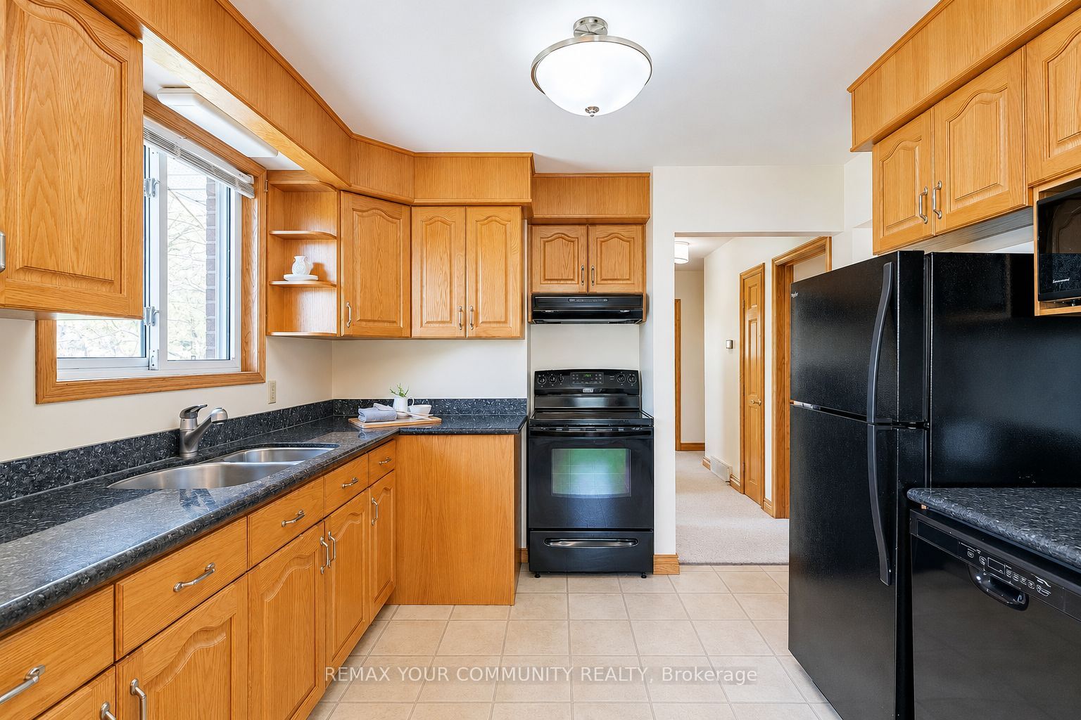 212 Grove Street E (Main floor), Barrie, ON L4M 2P9 photo 3