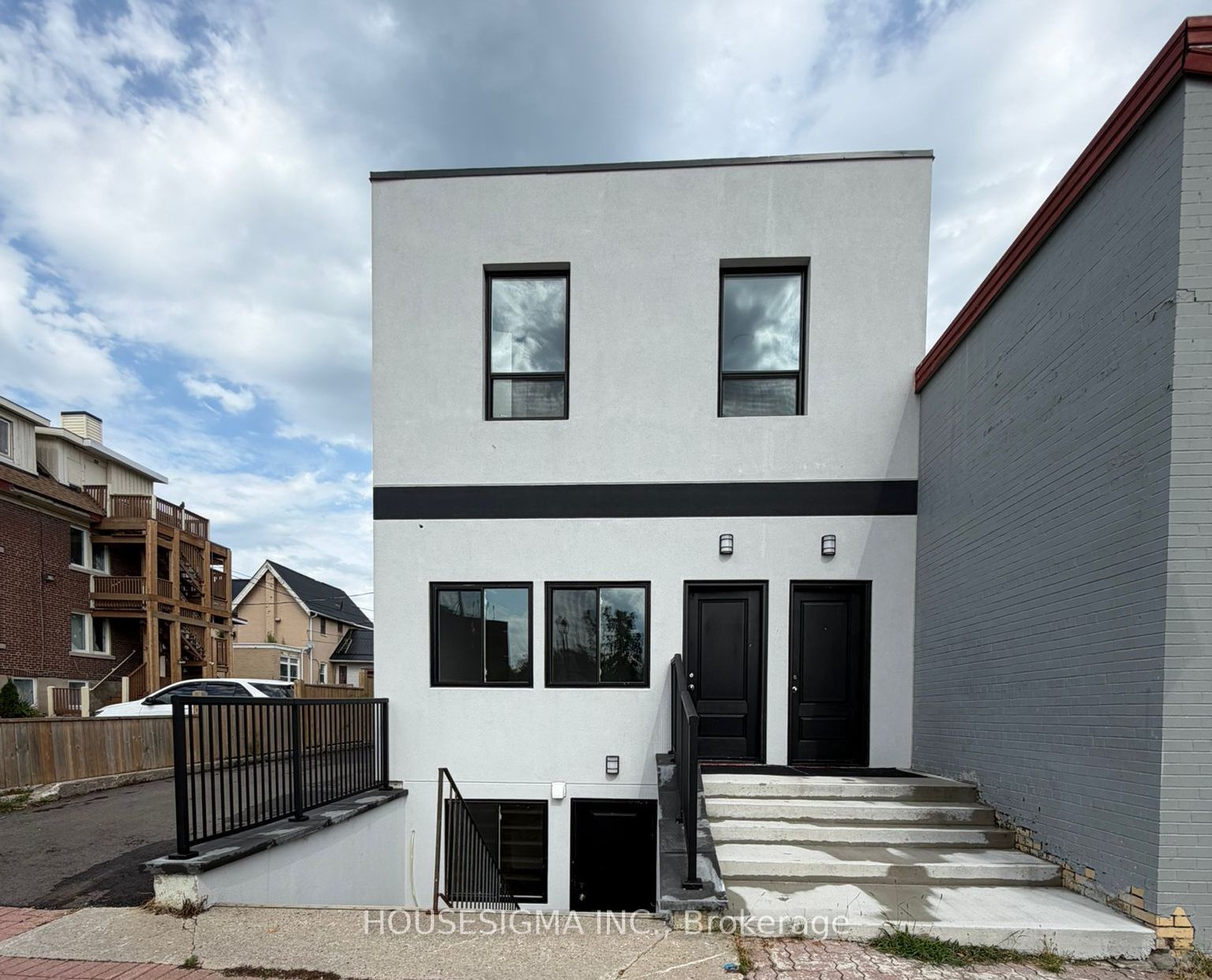 28 West Street N Upper Unit, Orillia, ON L3V 5B8