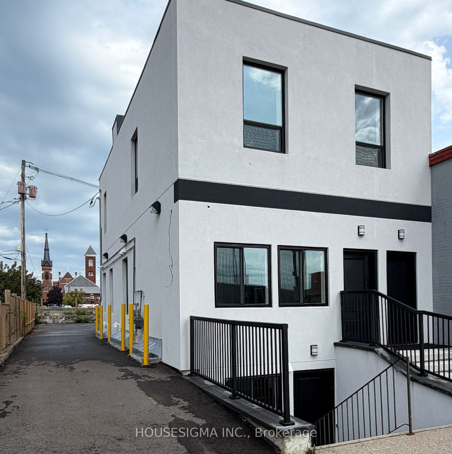 28 West Street N Lower Level Unit, Orillia, ON L3V 5B8 photo 3