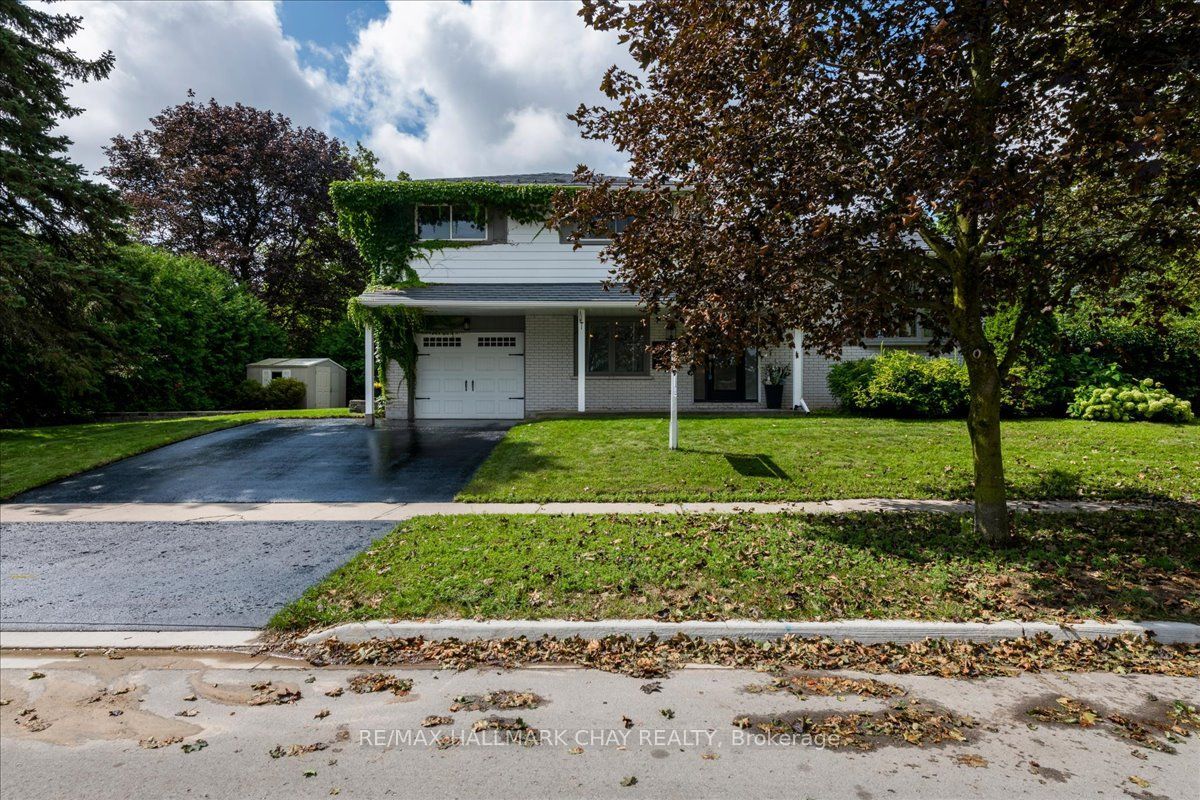 19 Highcroft Road, Barrie, ON L4N 2X3 photo 2