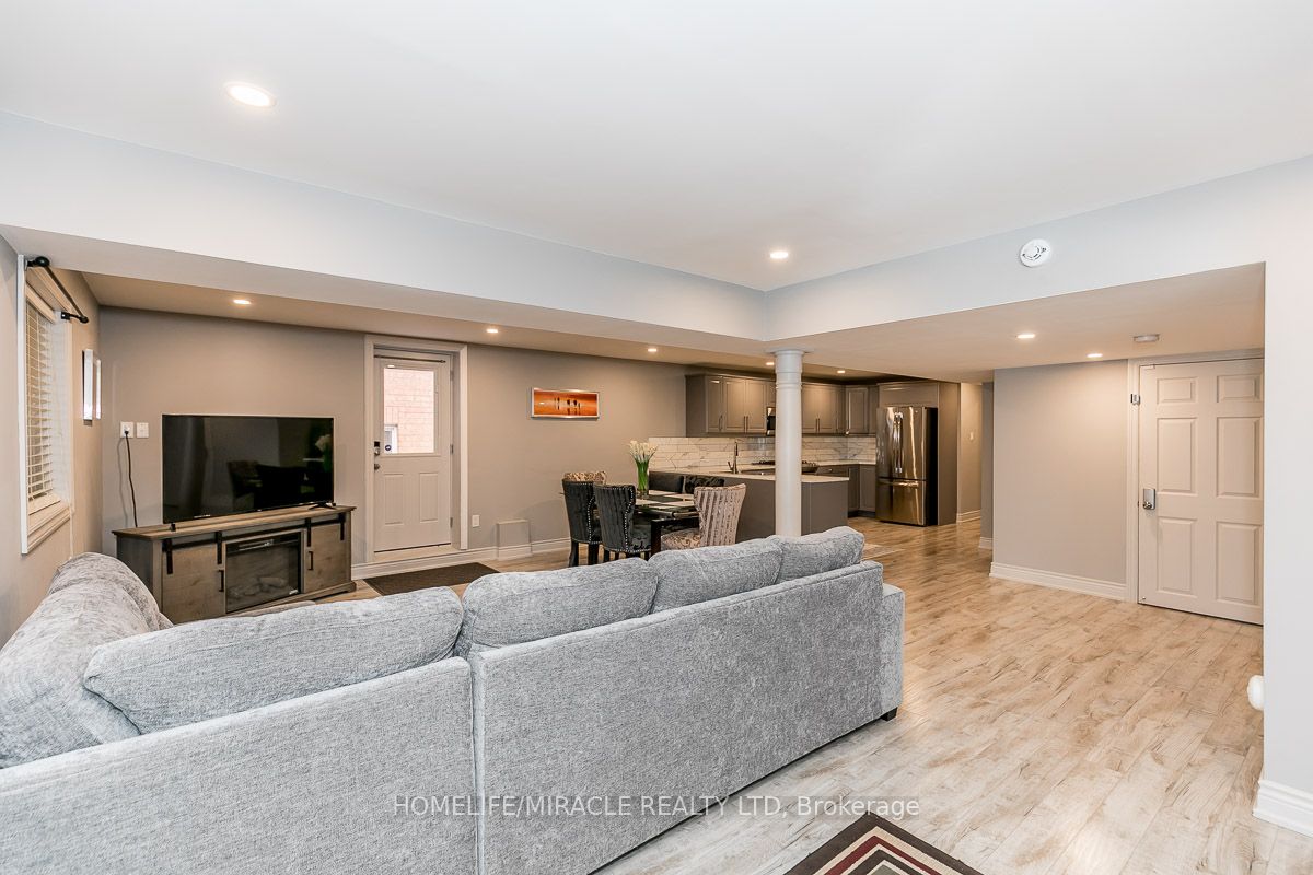 60 Edwards Drive Basement, Barrie, ON L4N 9K8 photo 2
