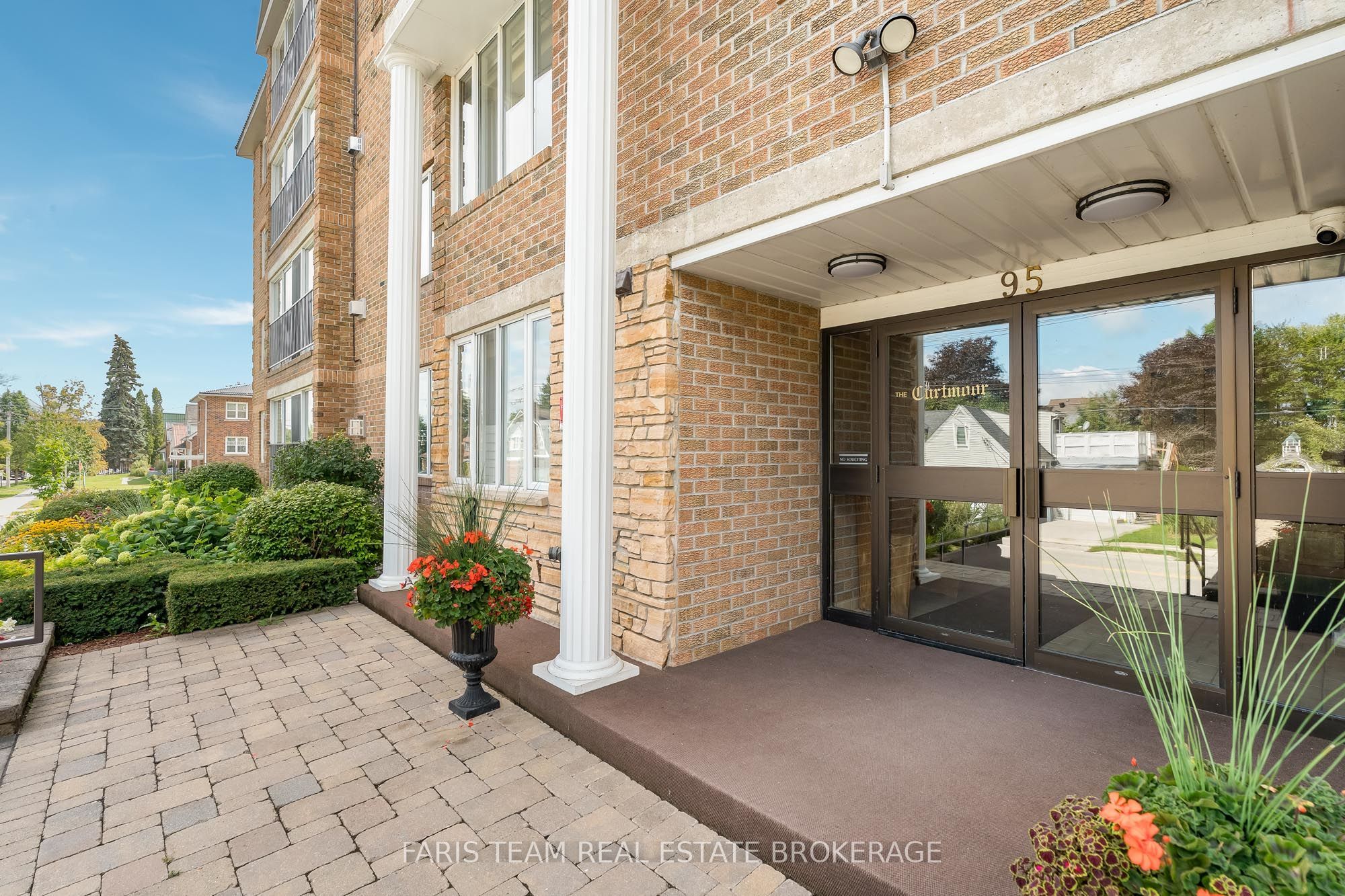 95 Matchedash Street N 202, Orillia, ON L3V 4T9 photo 3