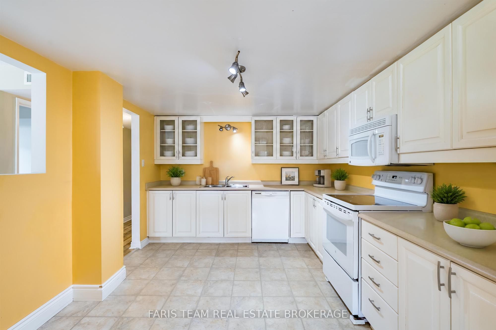 95 Matchedash Street N 202, Orillia, ON L3V 4T9 photo 5