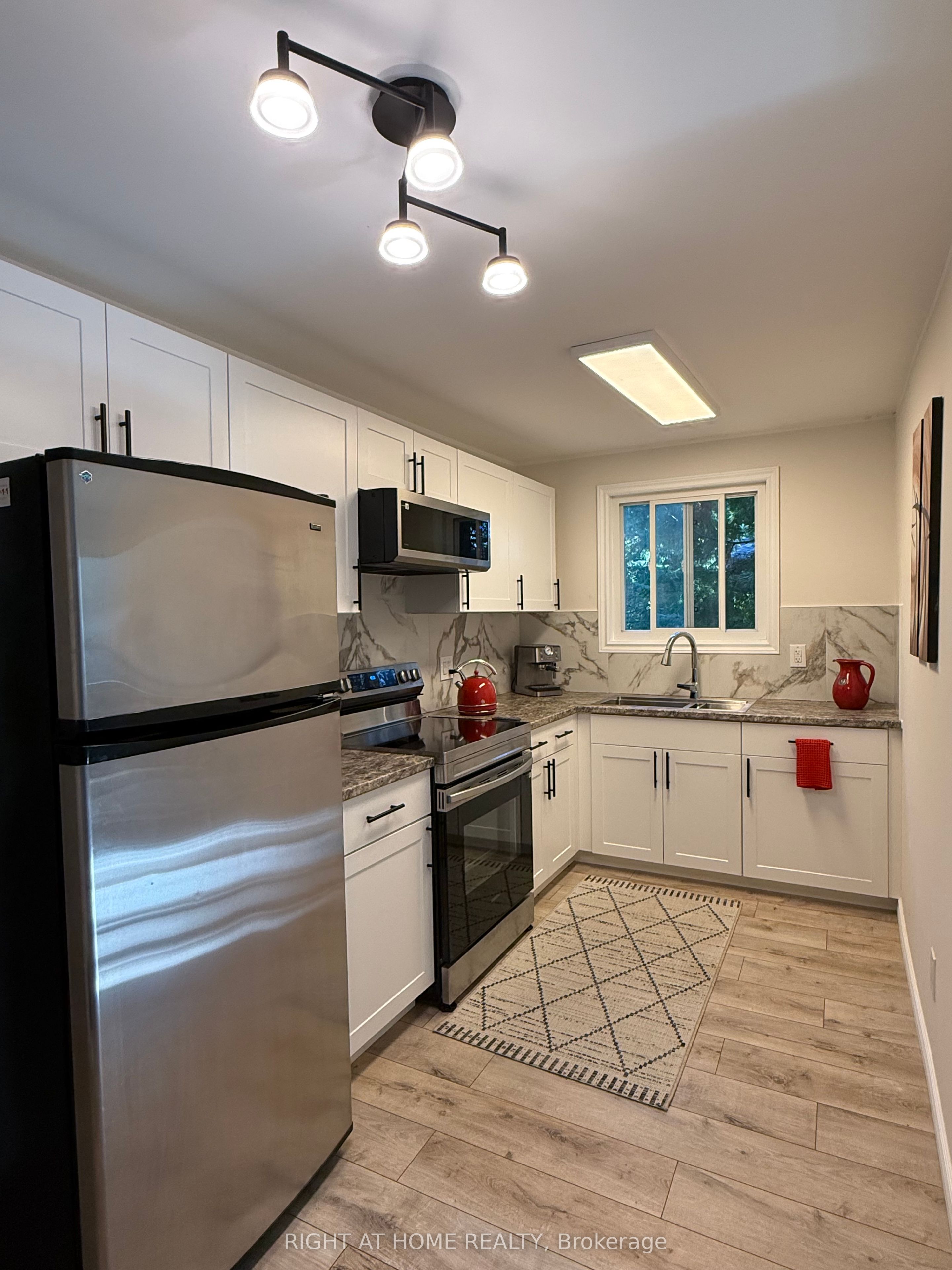 605 Oxbow Park Drive, Wasaga Beach, ON L9Z 2T9 photo 4